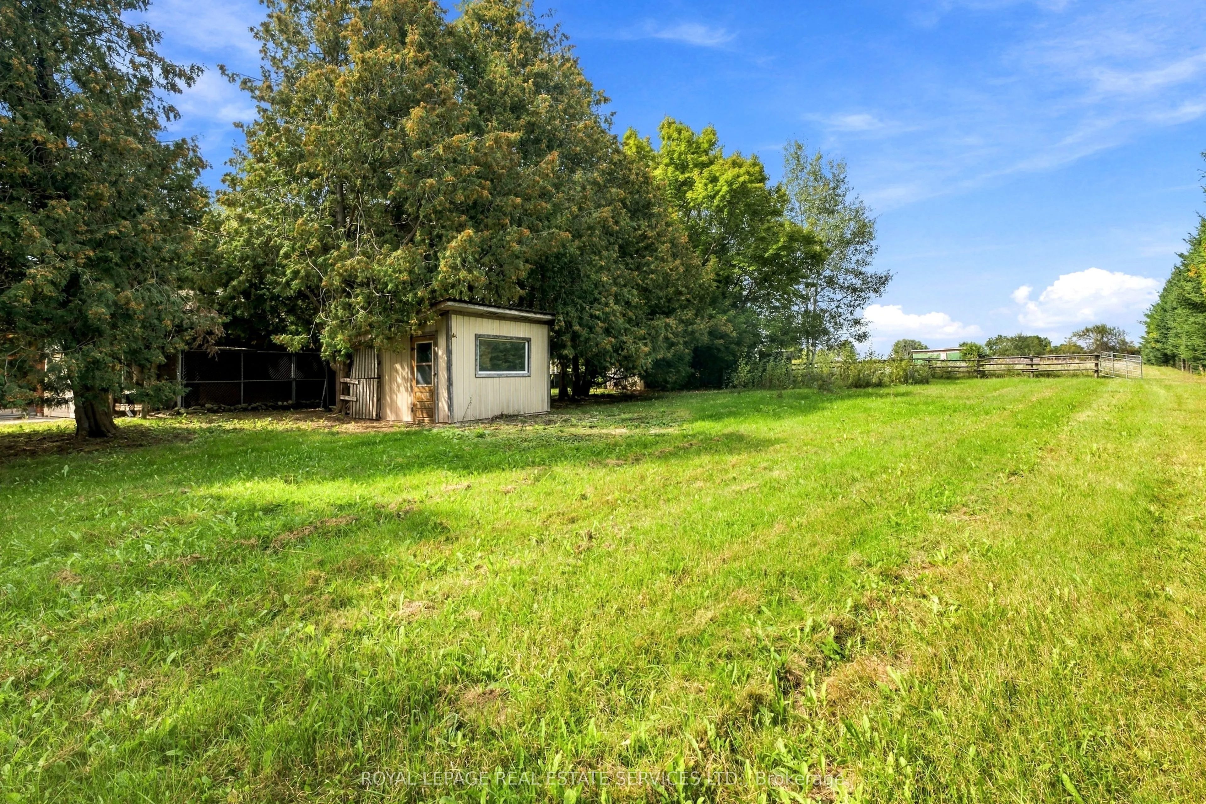 1191 15 Side Road