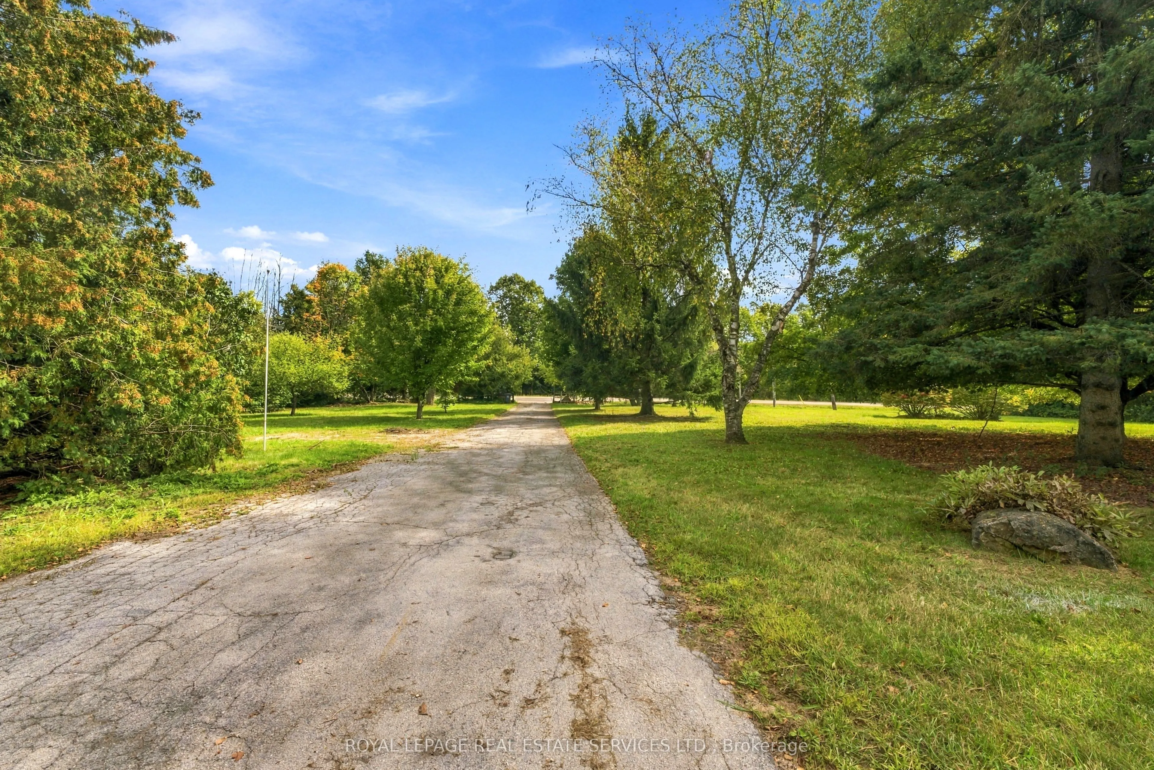 1191 15 Side Road