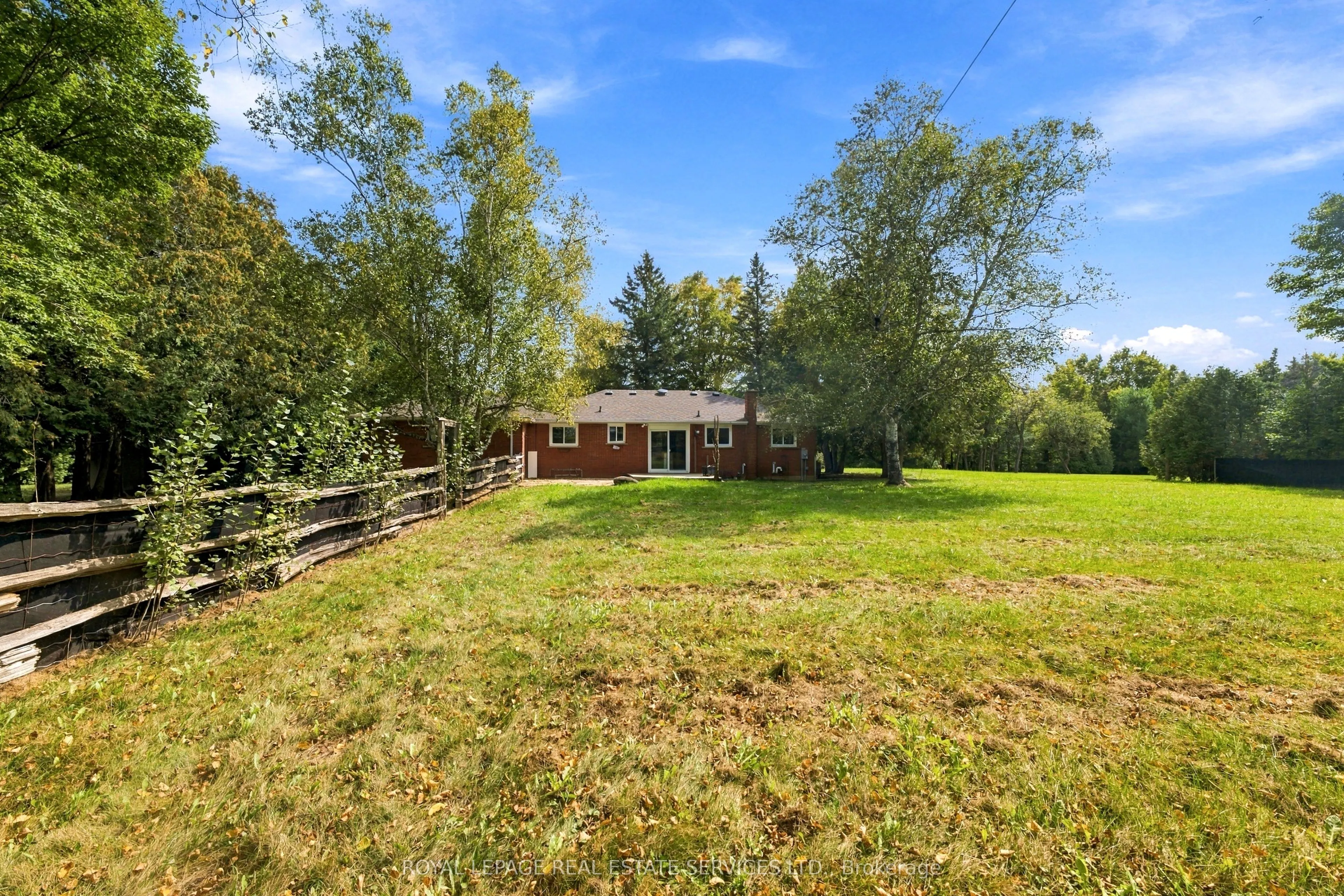 1191 15 Side Road