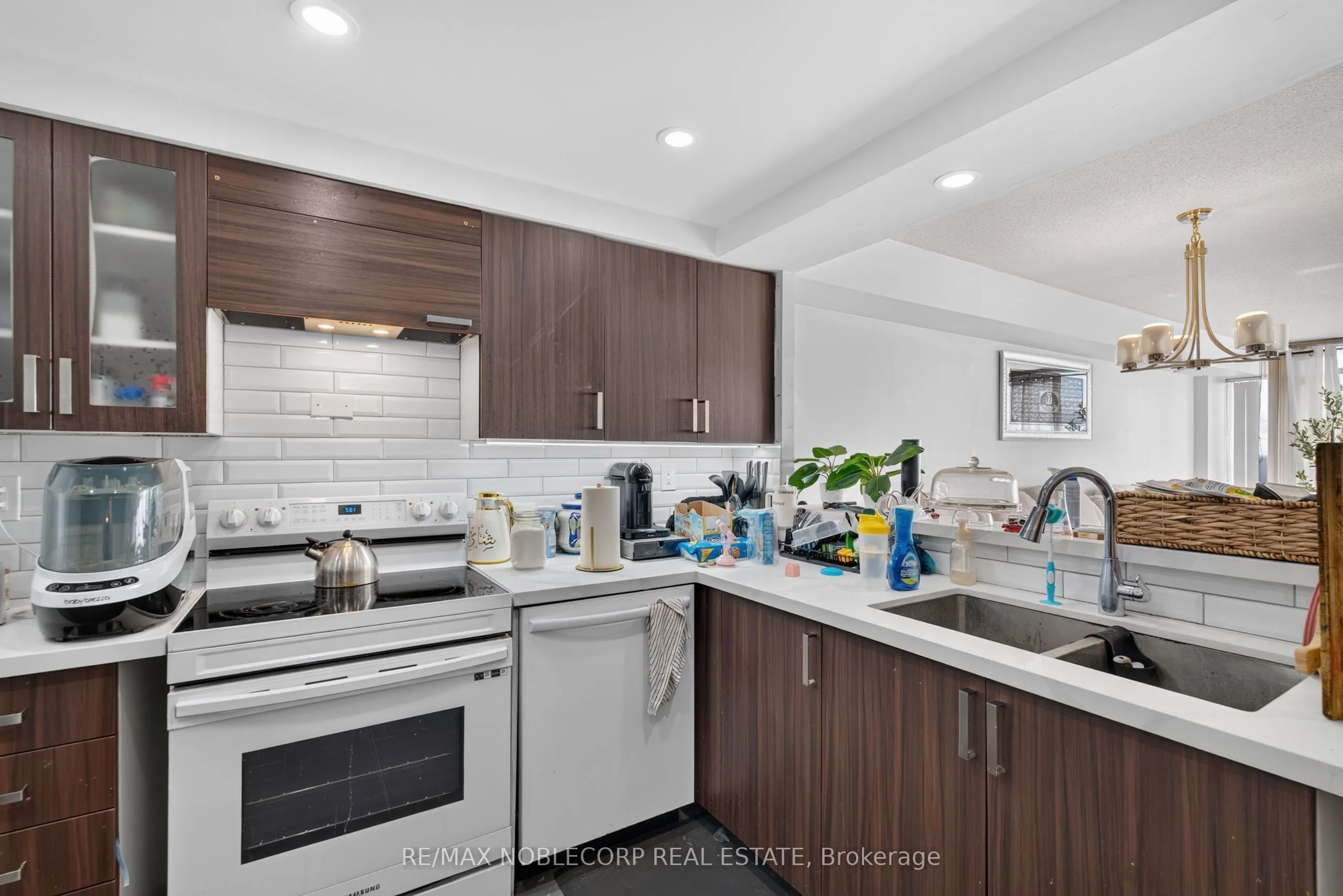 22 Hanover Road #1603