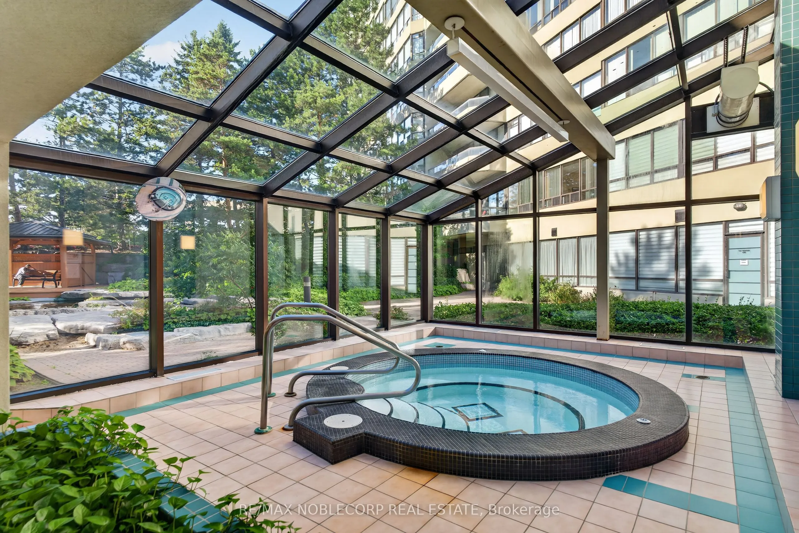 22 Hanover Road #1603