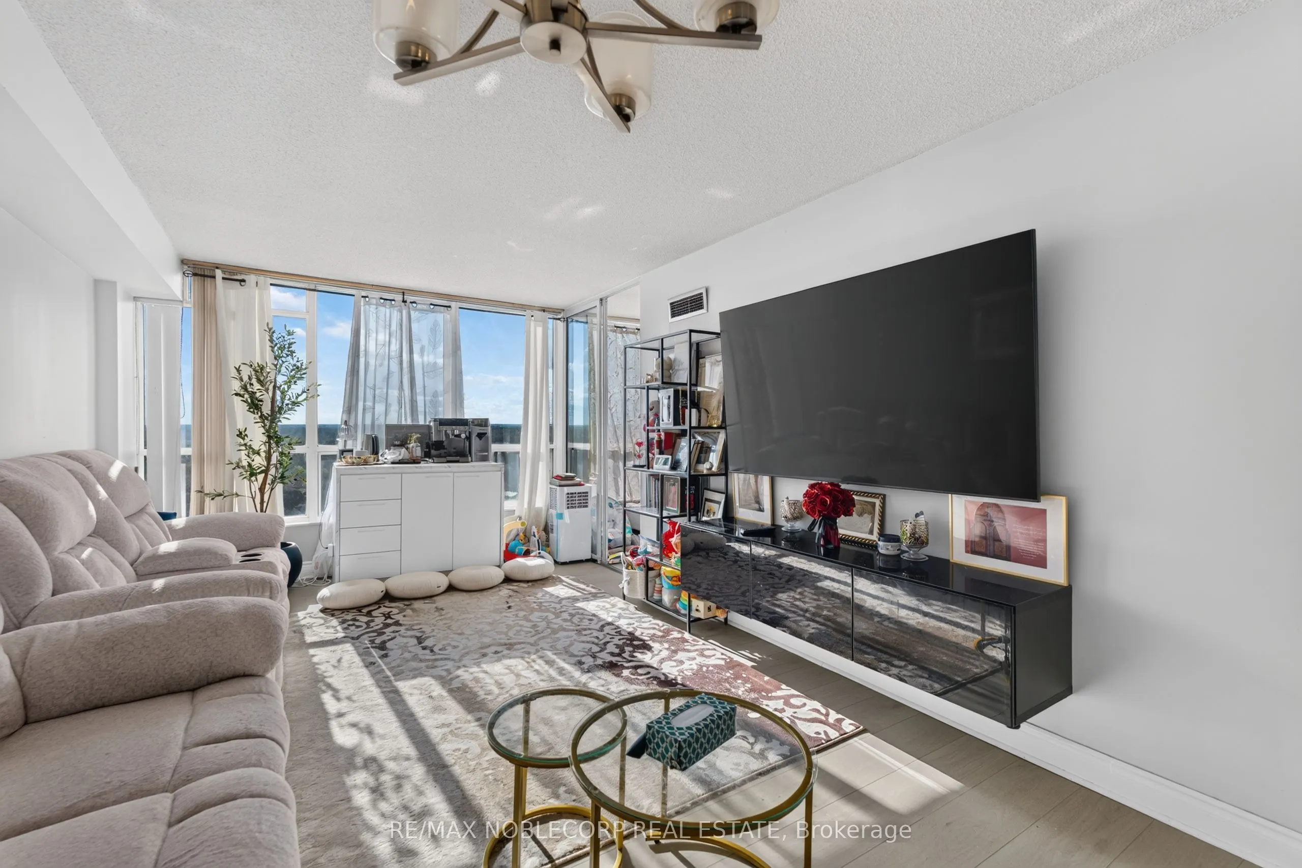 22 Hanover Road #1603