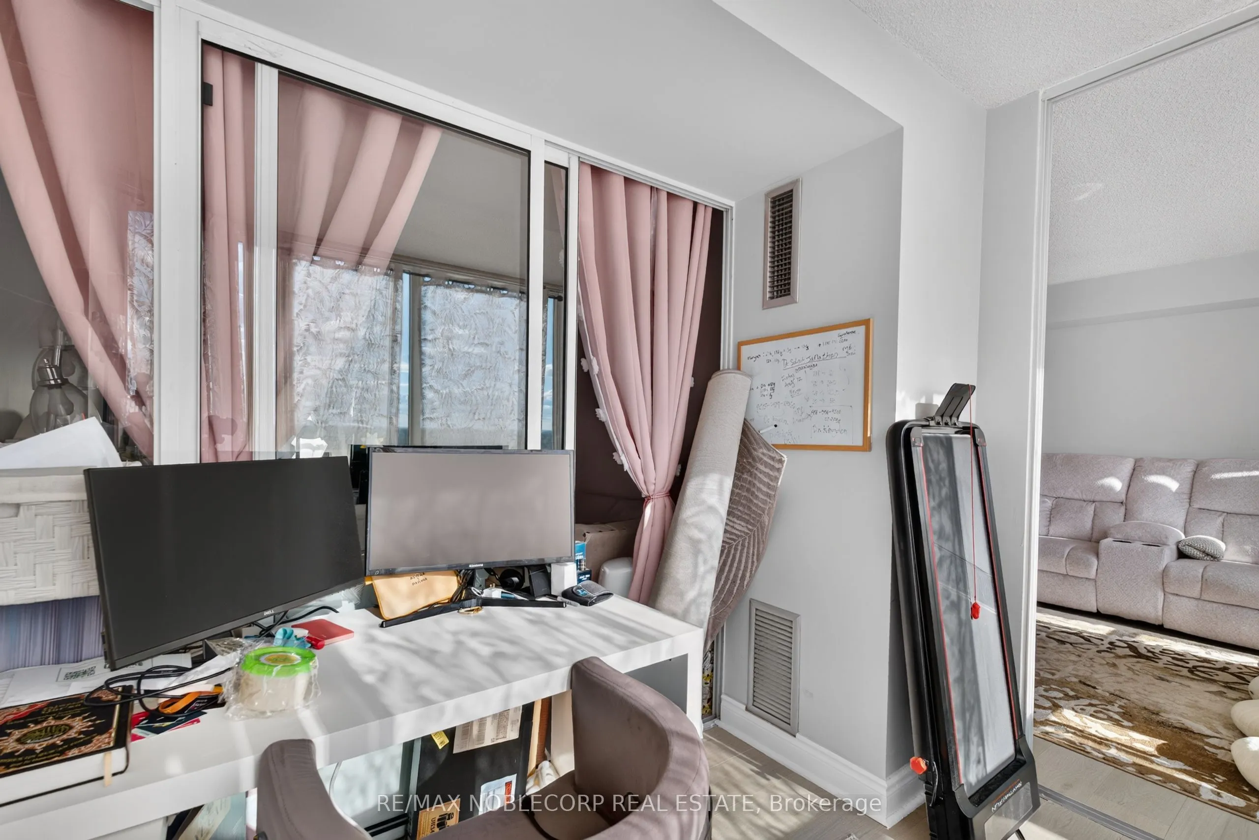 22 Hanover Road #1603