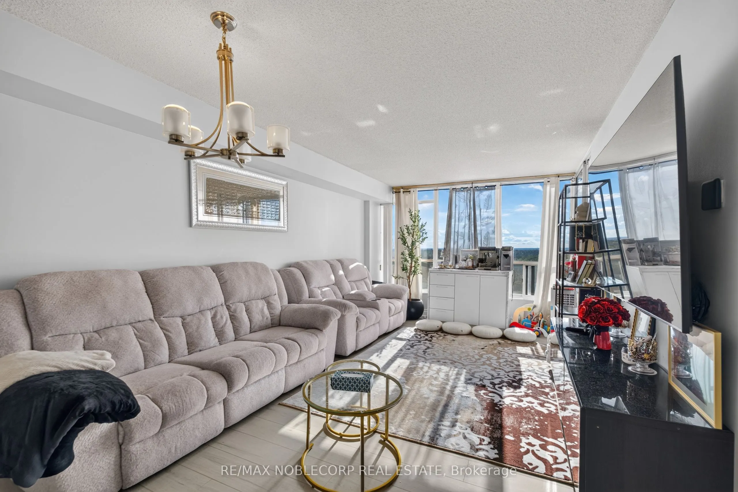 22 Hanover Road #1603