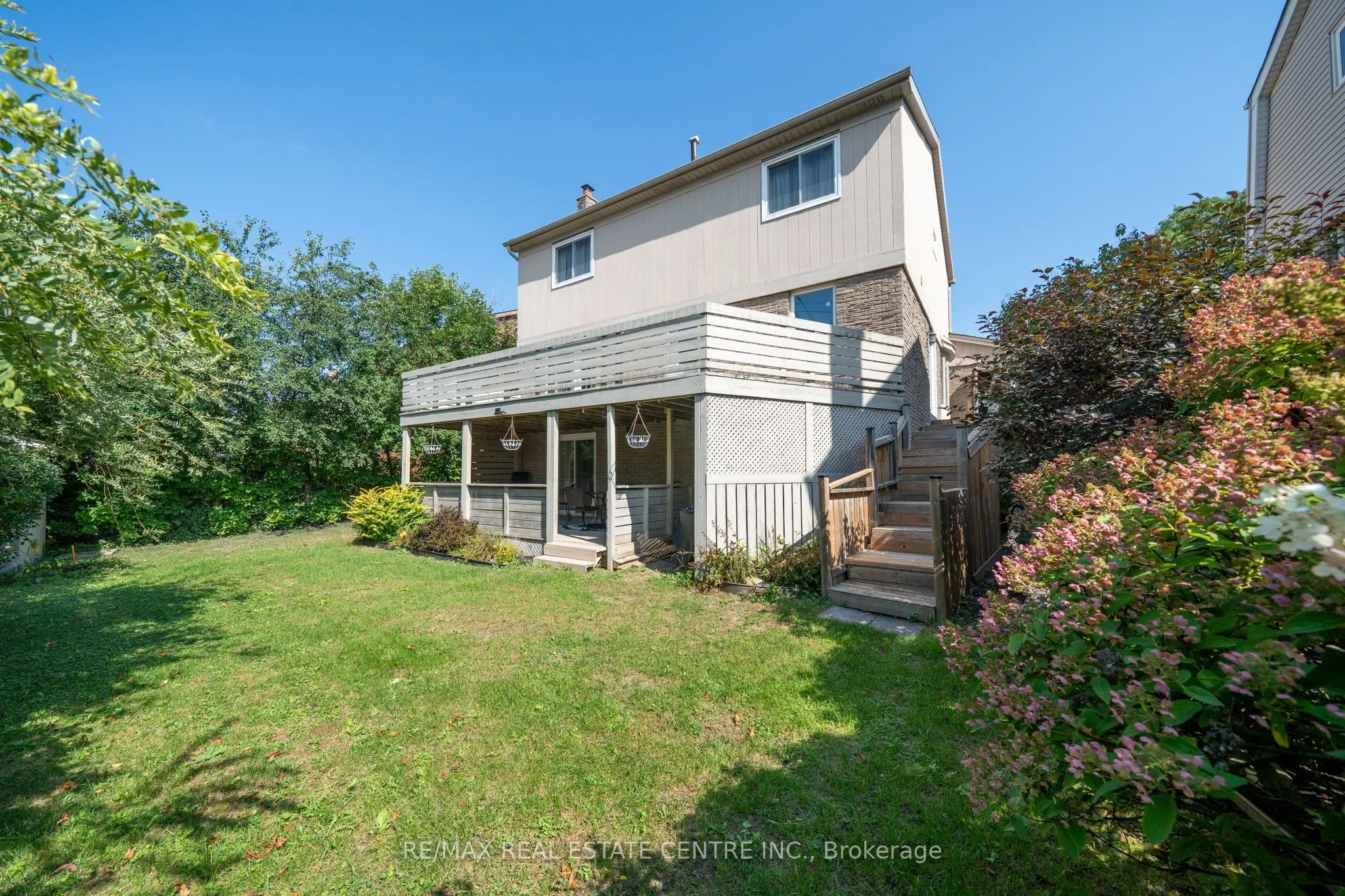 44 Madelaine Crescent