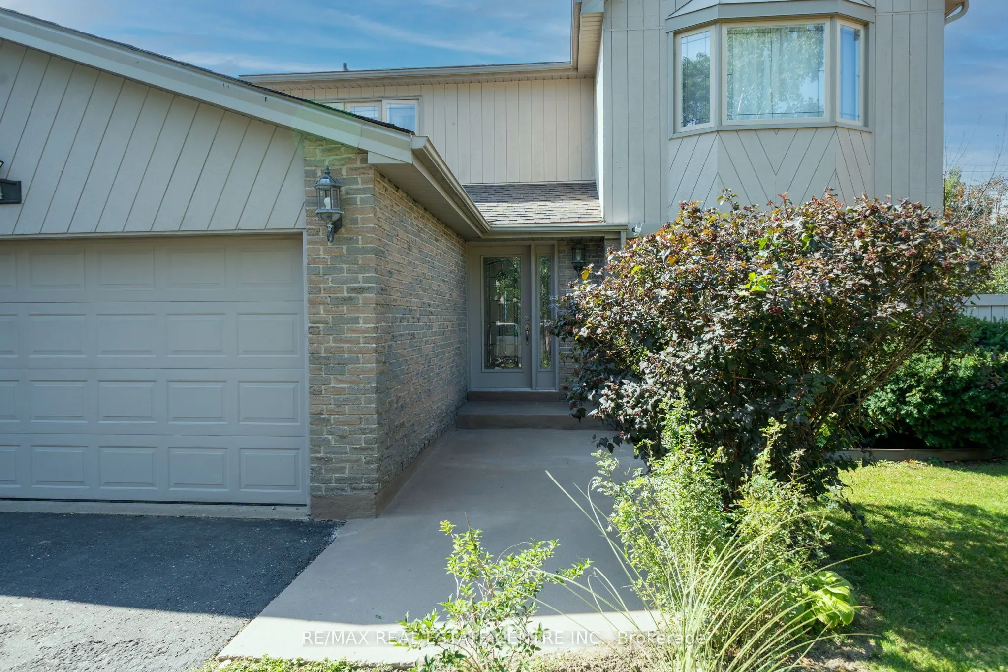 44 Madelaine Crescent