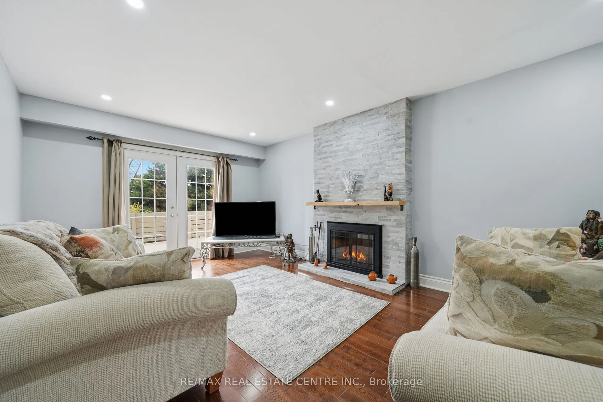 44 Madelaine Crescent