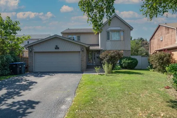 44 Madelaine Crescent