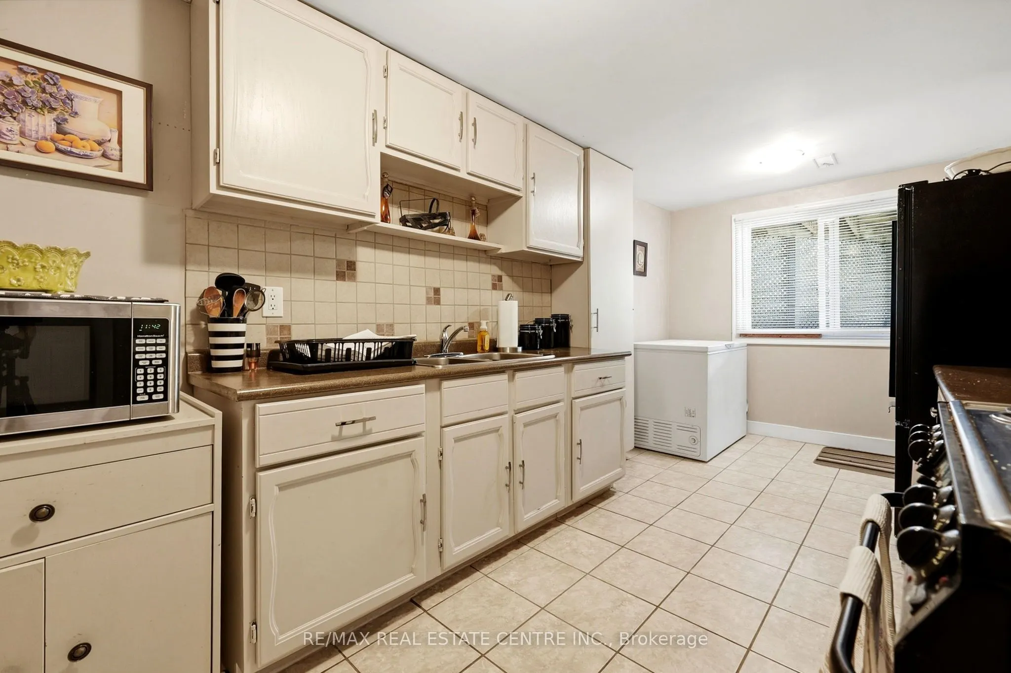 44 Madelaine Crescent