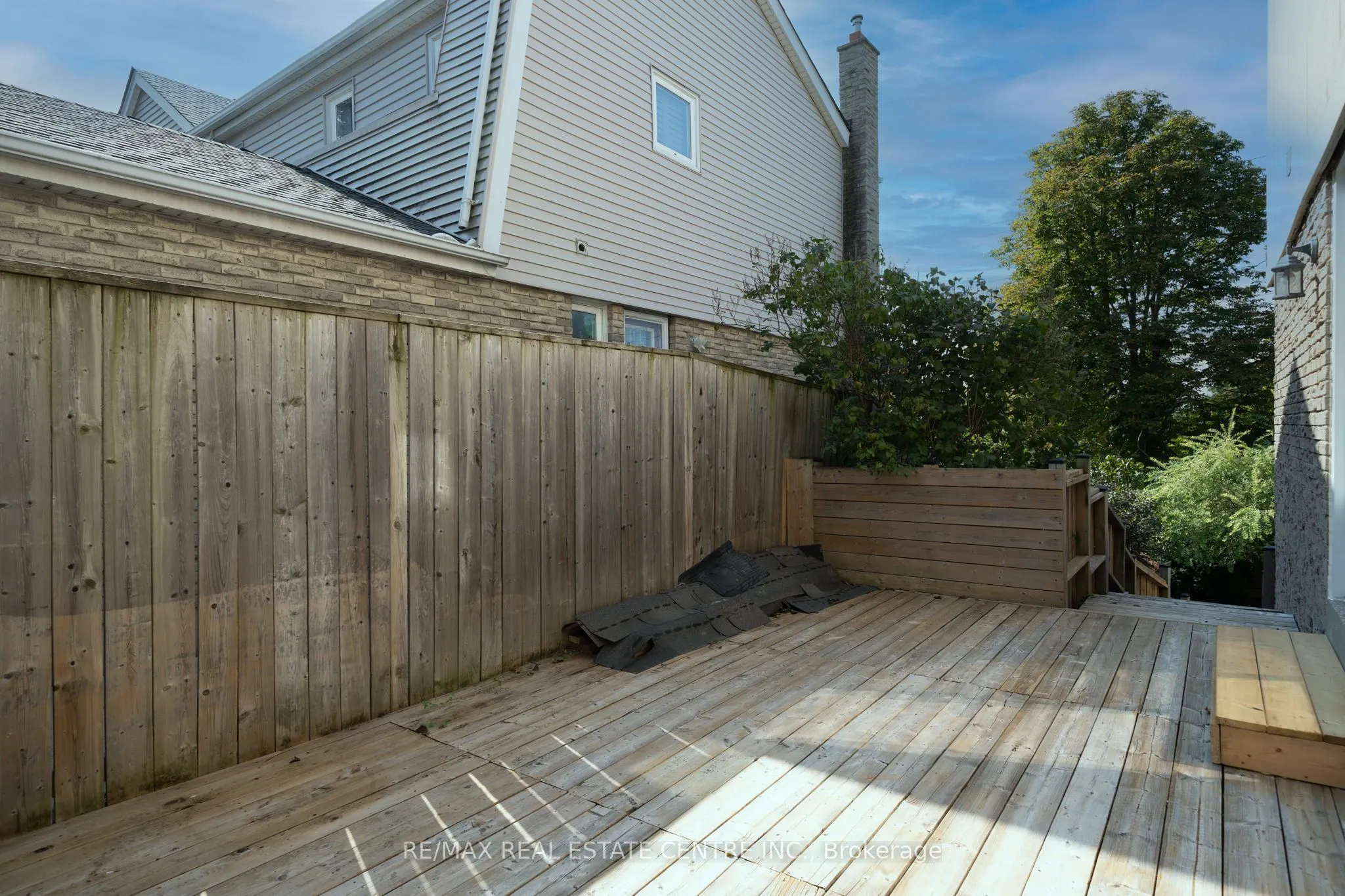 44 Madelaine Crescent