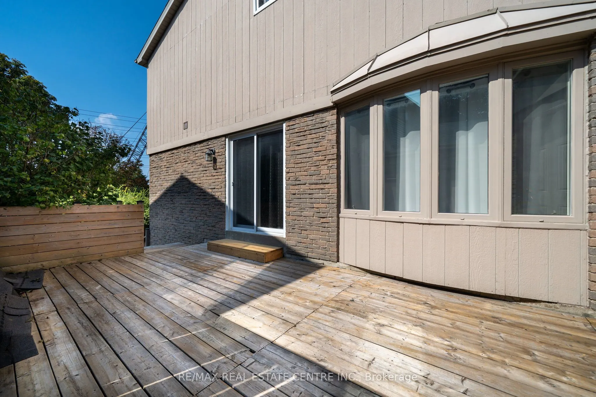 44 Madelaine Crescent