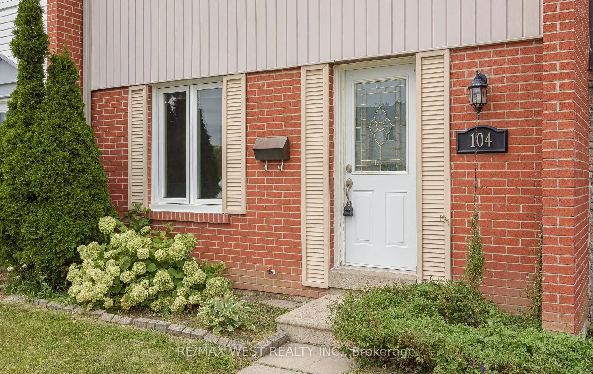 900 Central Park Drive #104