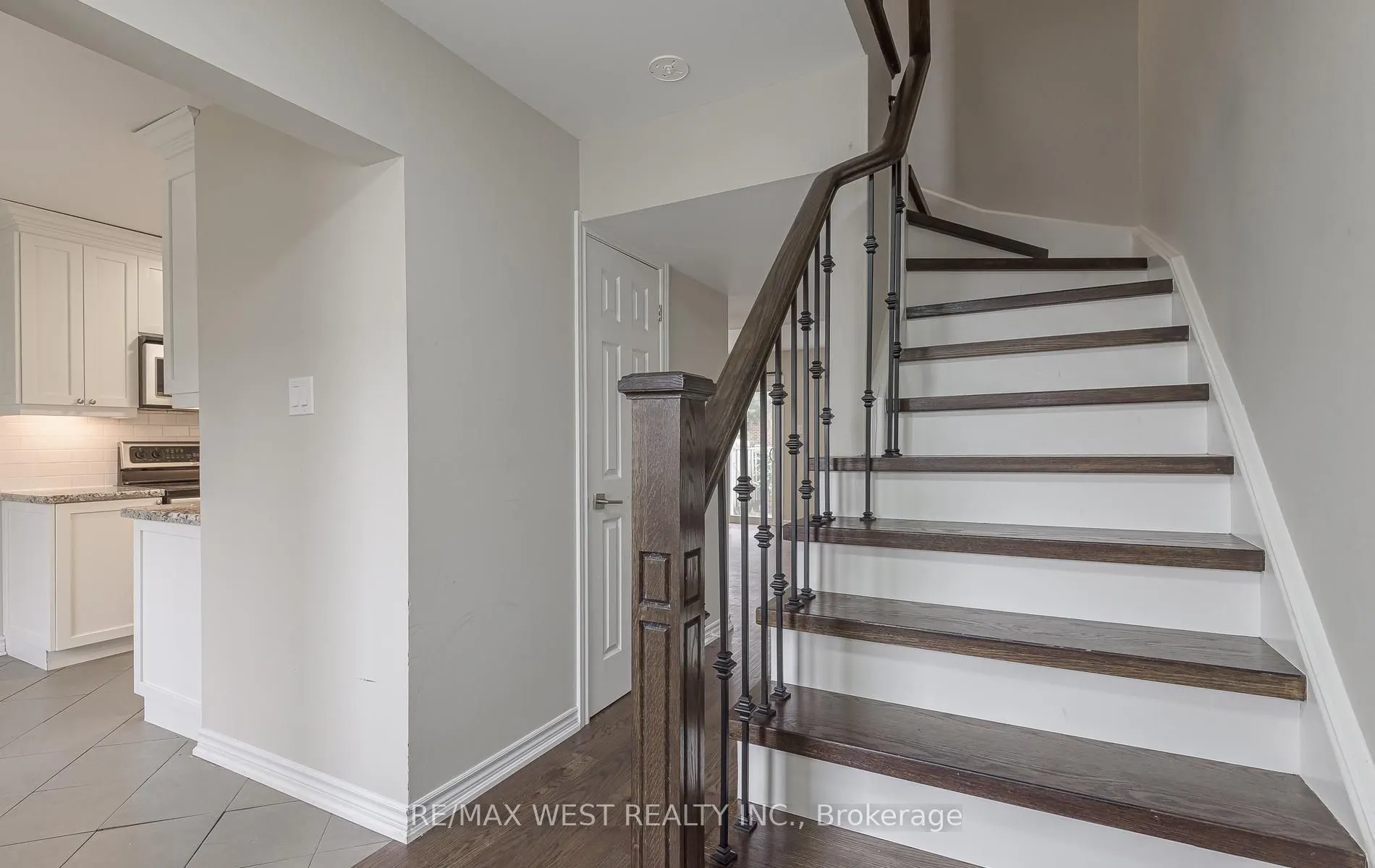 900 Central Park Drive #104