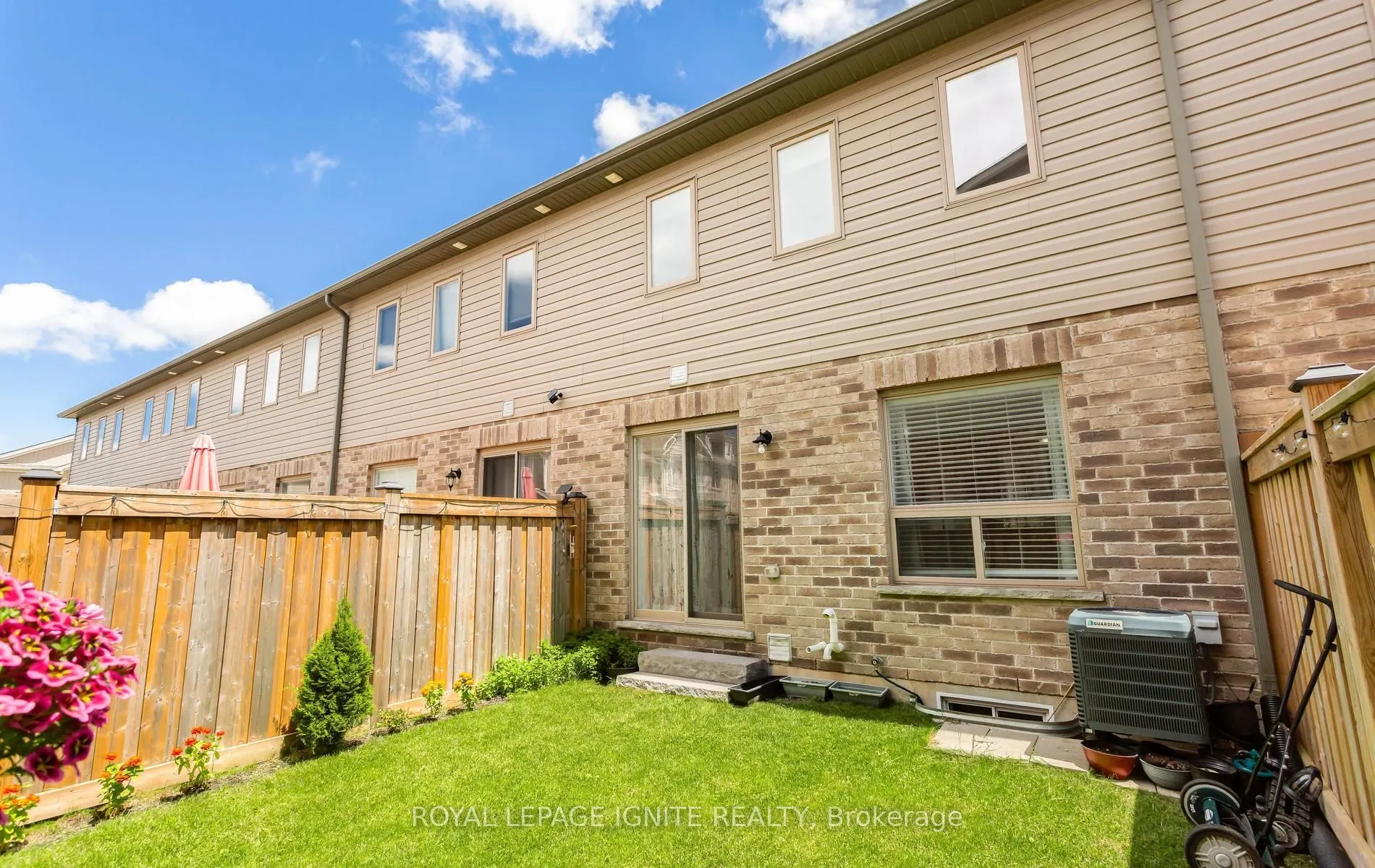 114 Parkinson Crescent