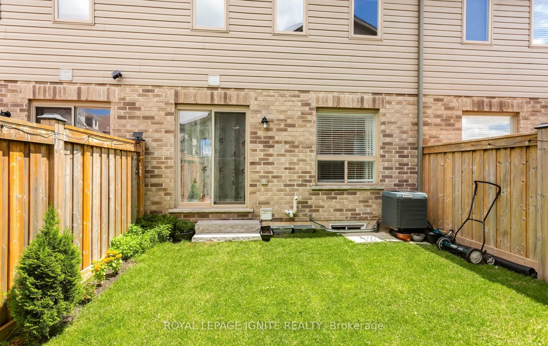 114 Parkinson Crescent