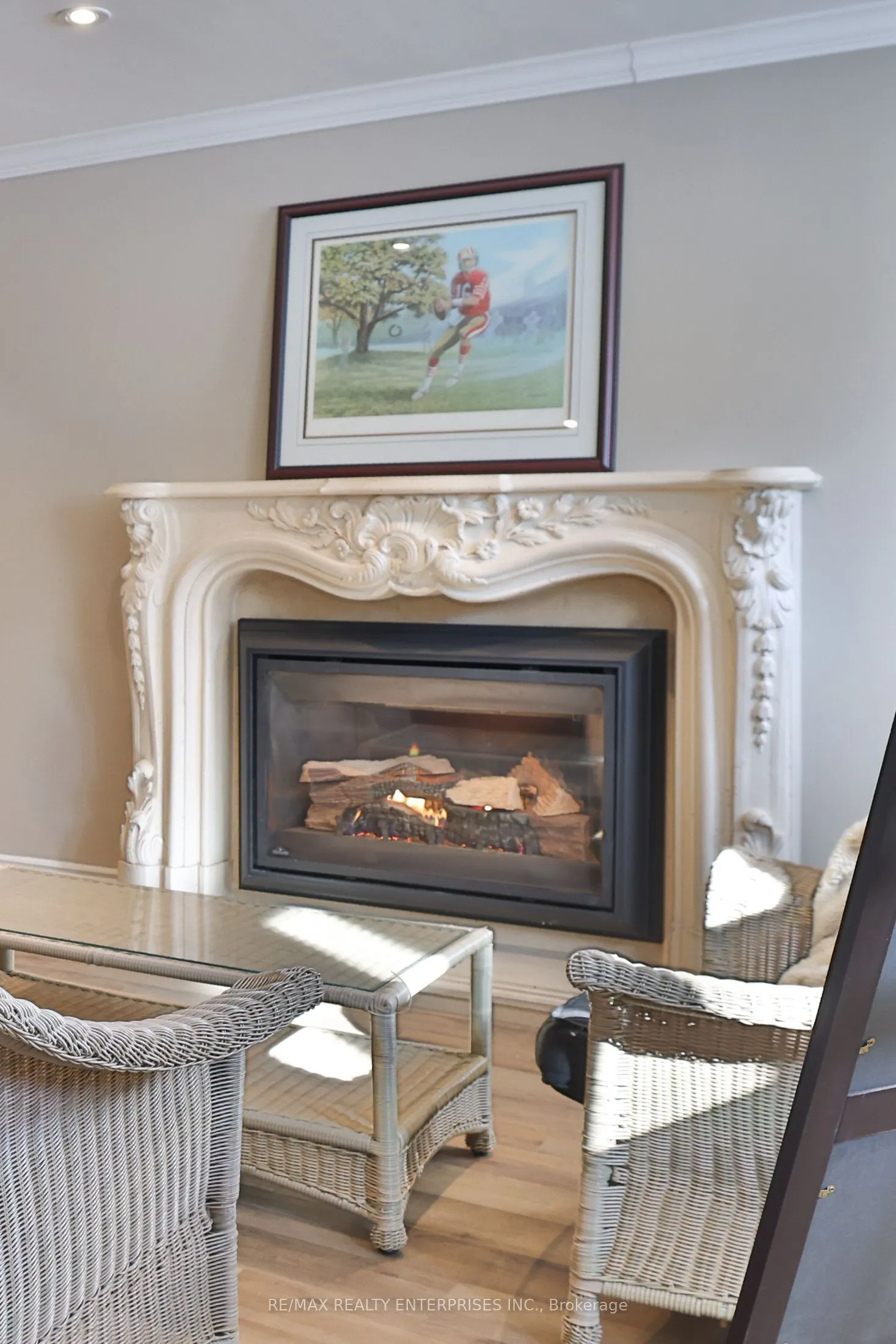 208 Mineola Road W
