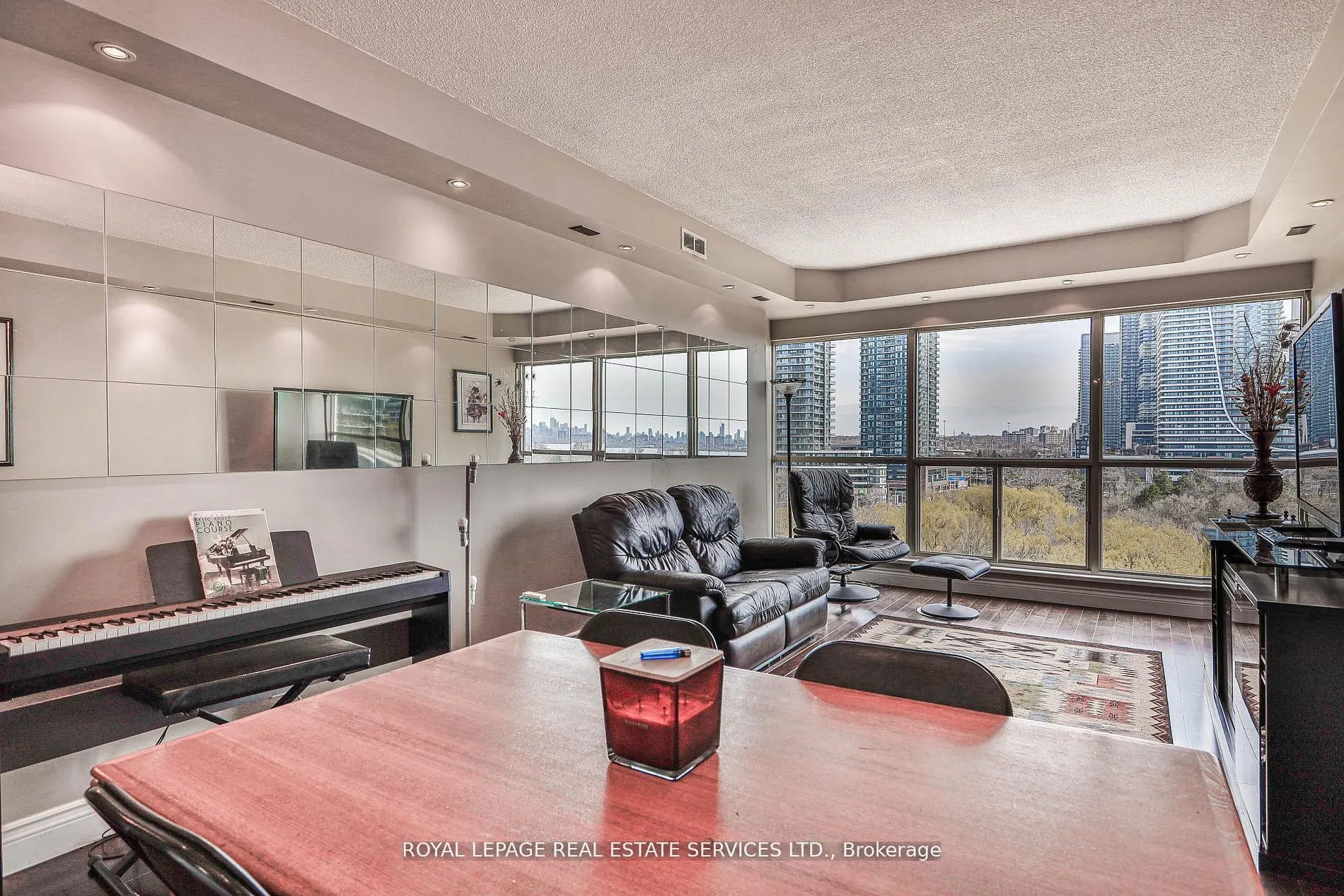 2261 Lake Shore Boulevard W #1010