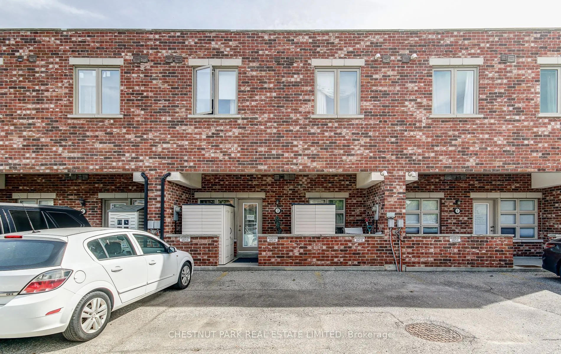 885 Lakeshore Road E #3