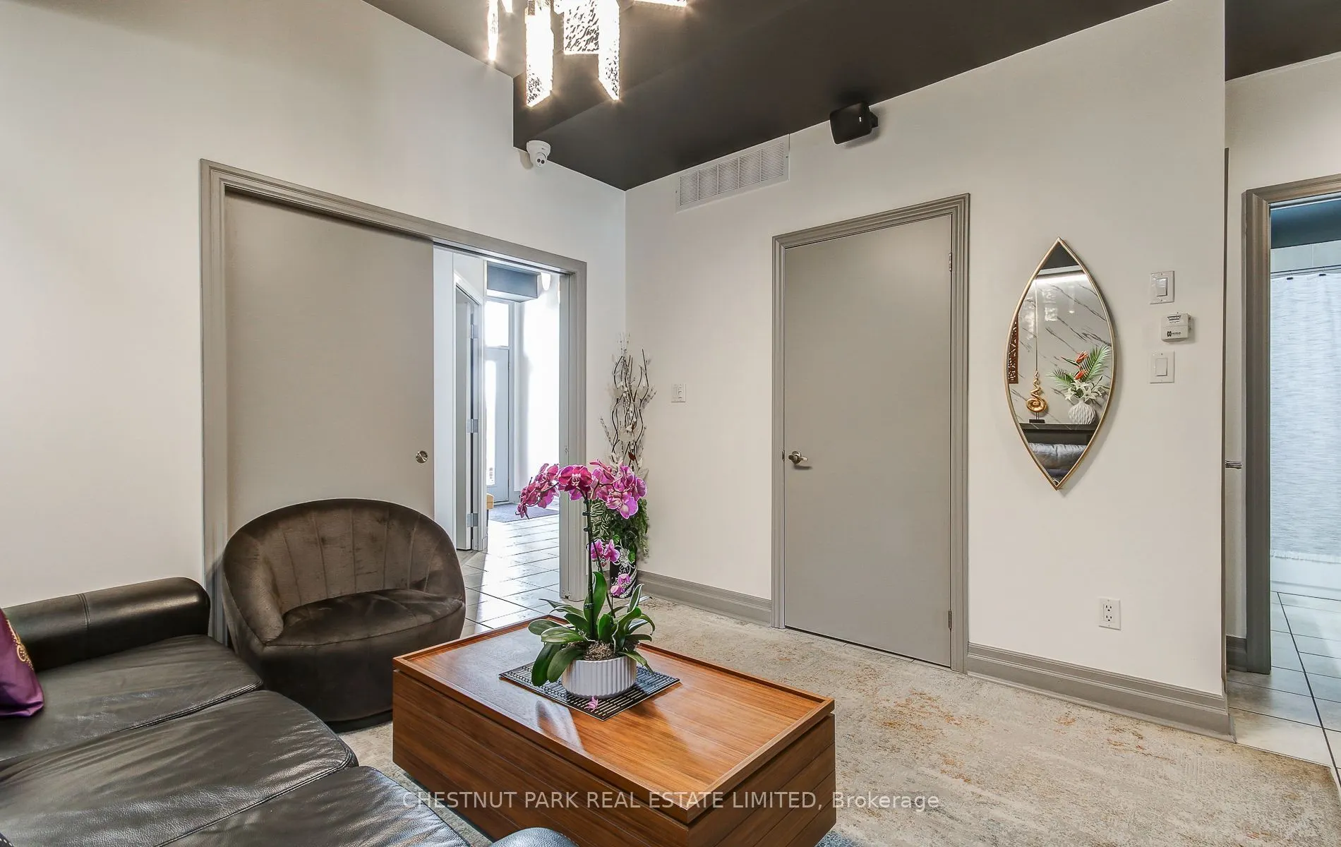 885 Lakeshore Road E #3