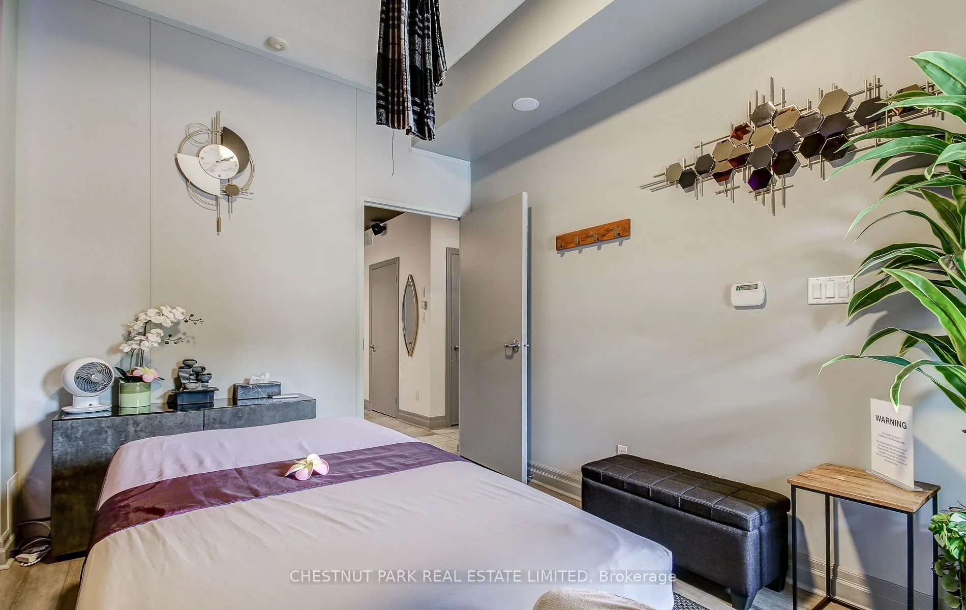 885 Lakeshore Road E #3