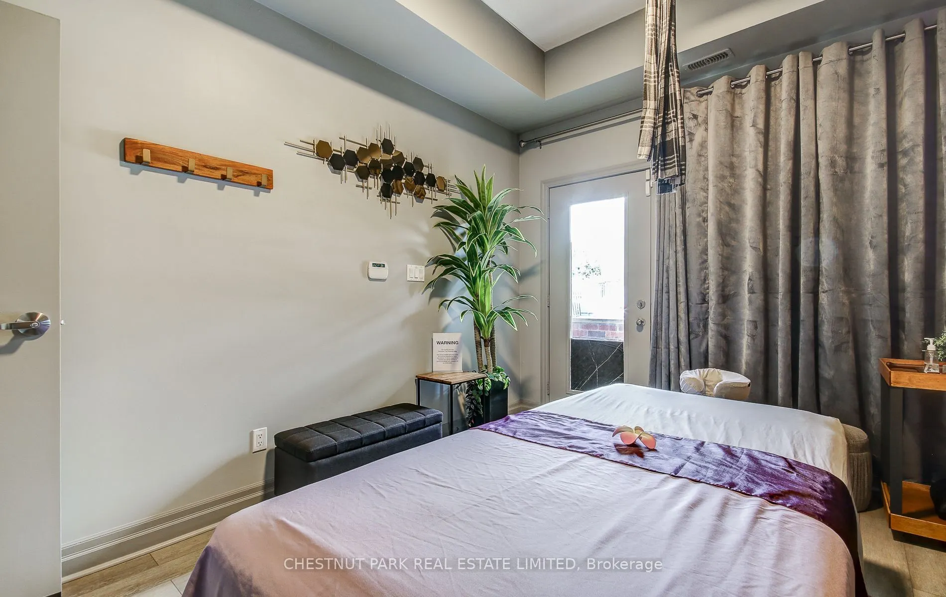 885 Lakeshore Road E #3