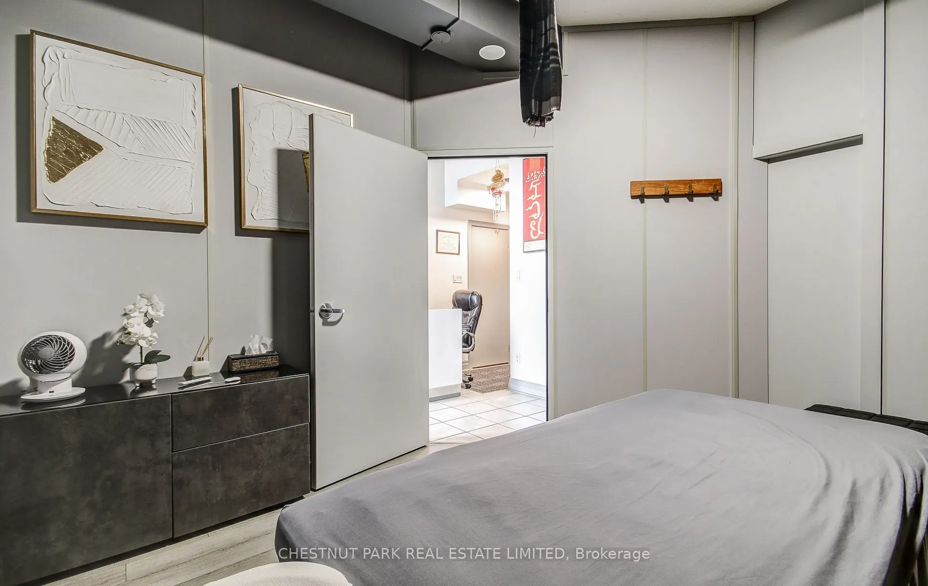 885 Lakeshore Road E #3