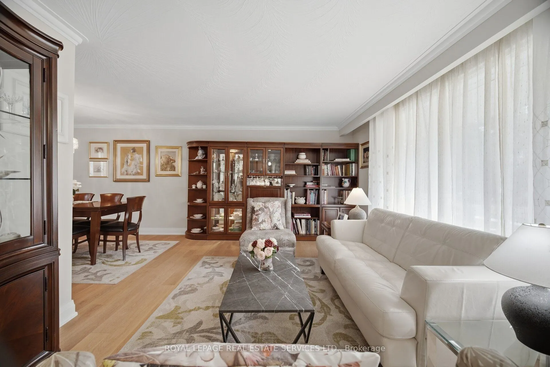726 Netherton Crescent