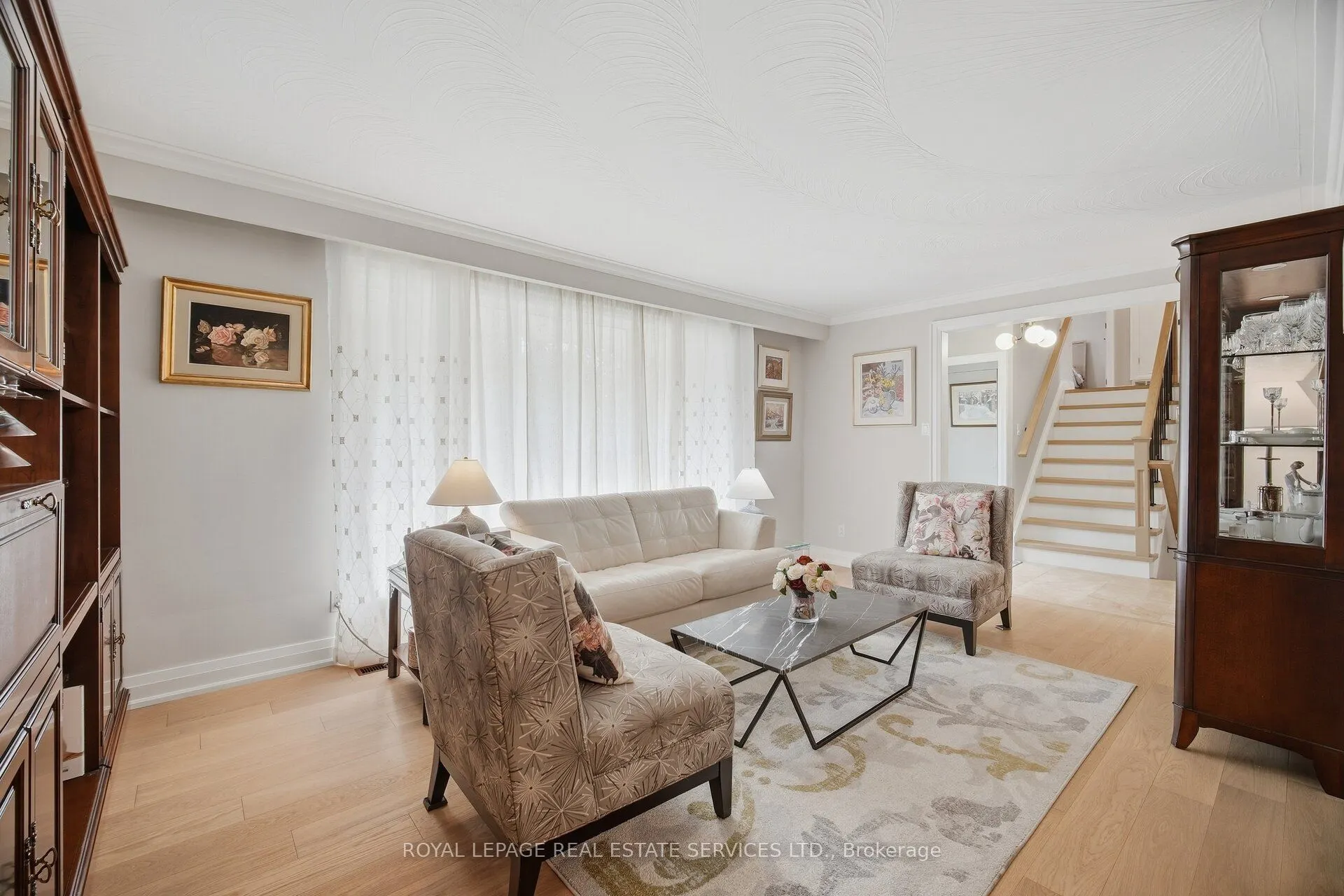 726 Netherton Crescent