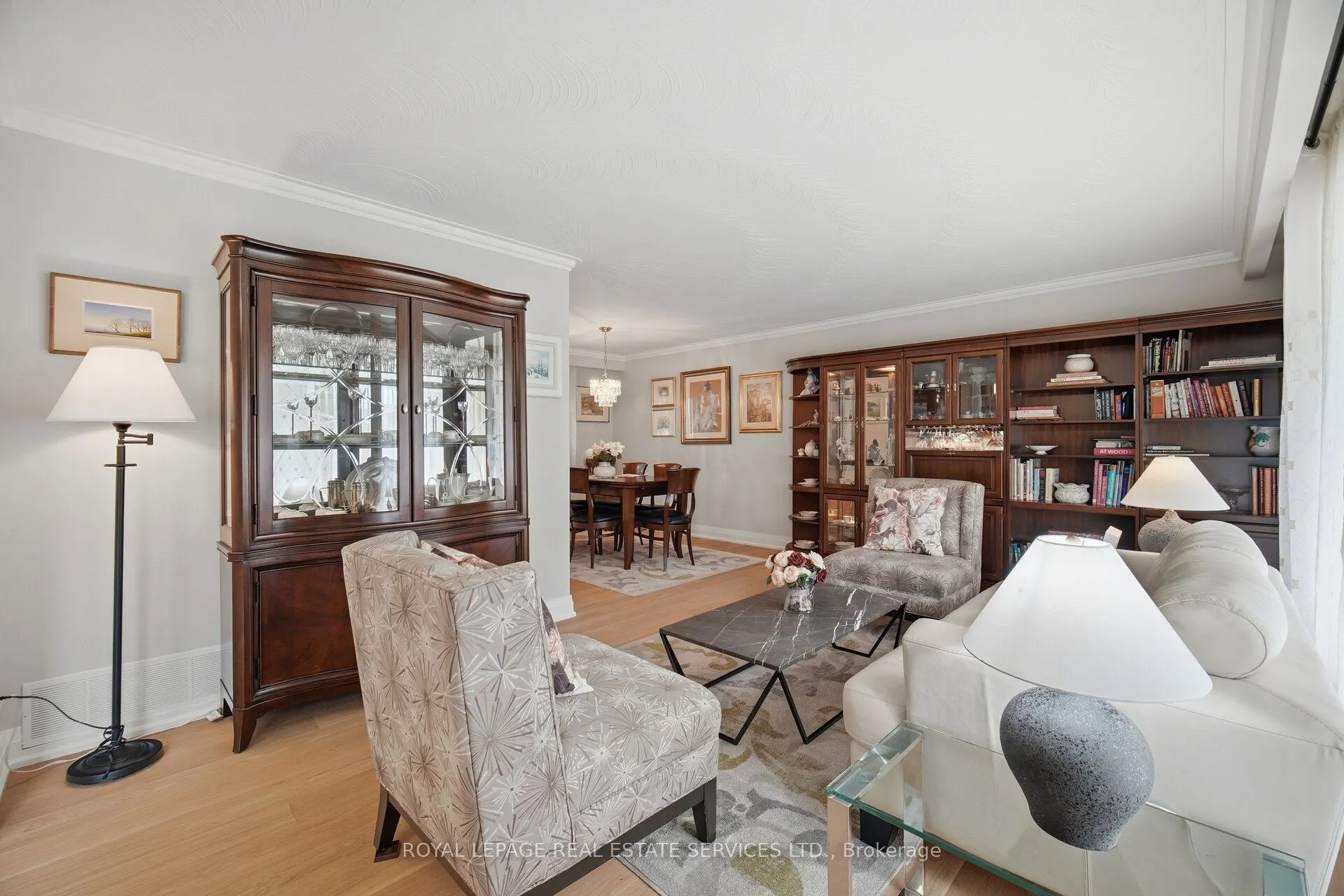 726 Netherton Crescent