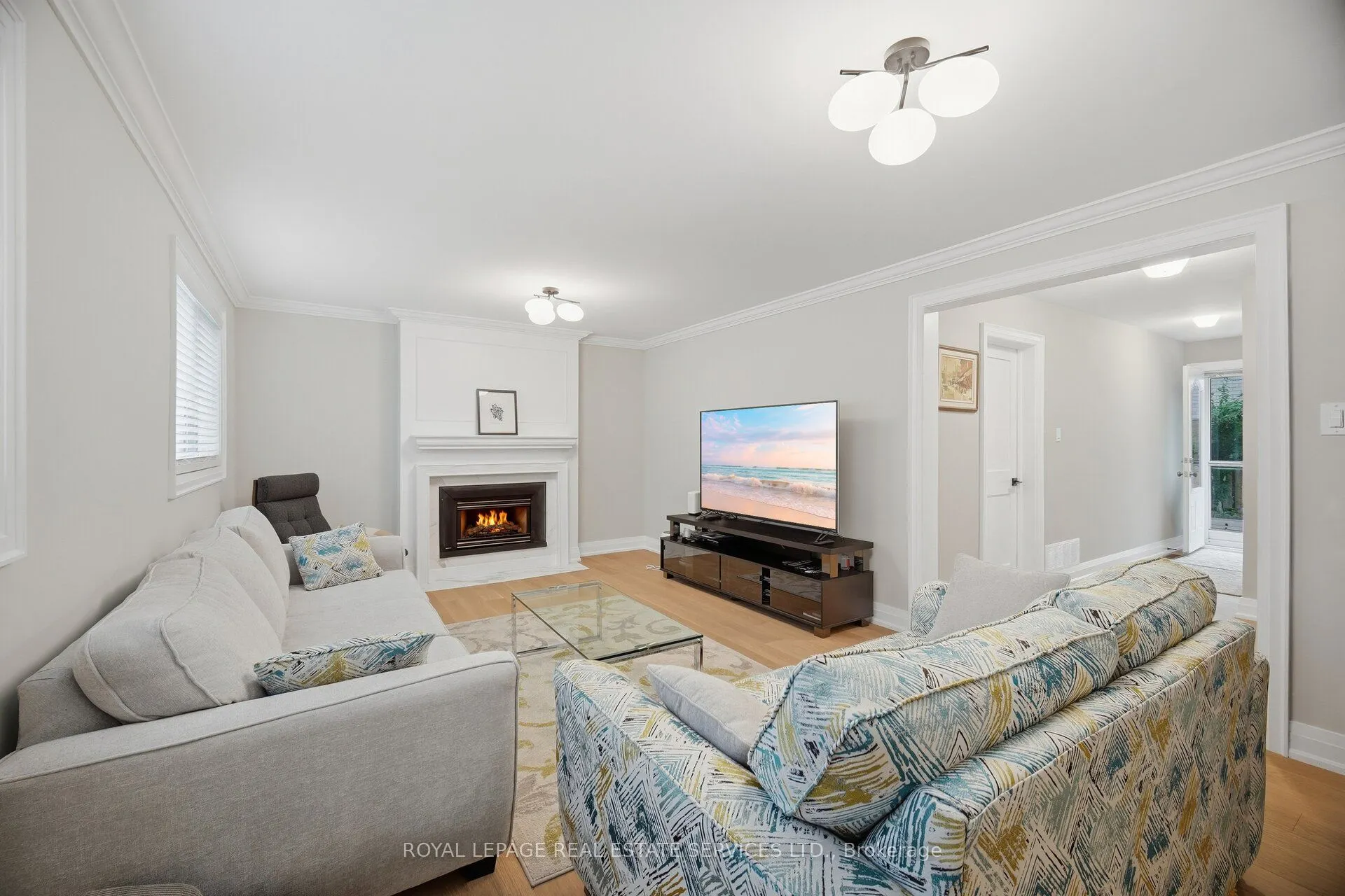 726 Netherton Crescent