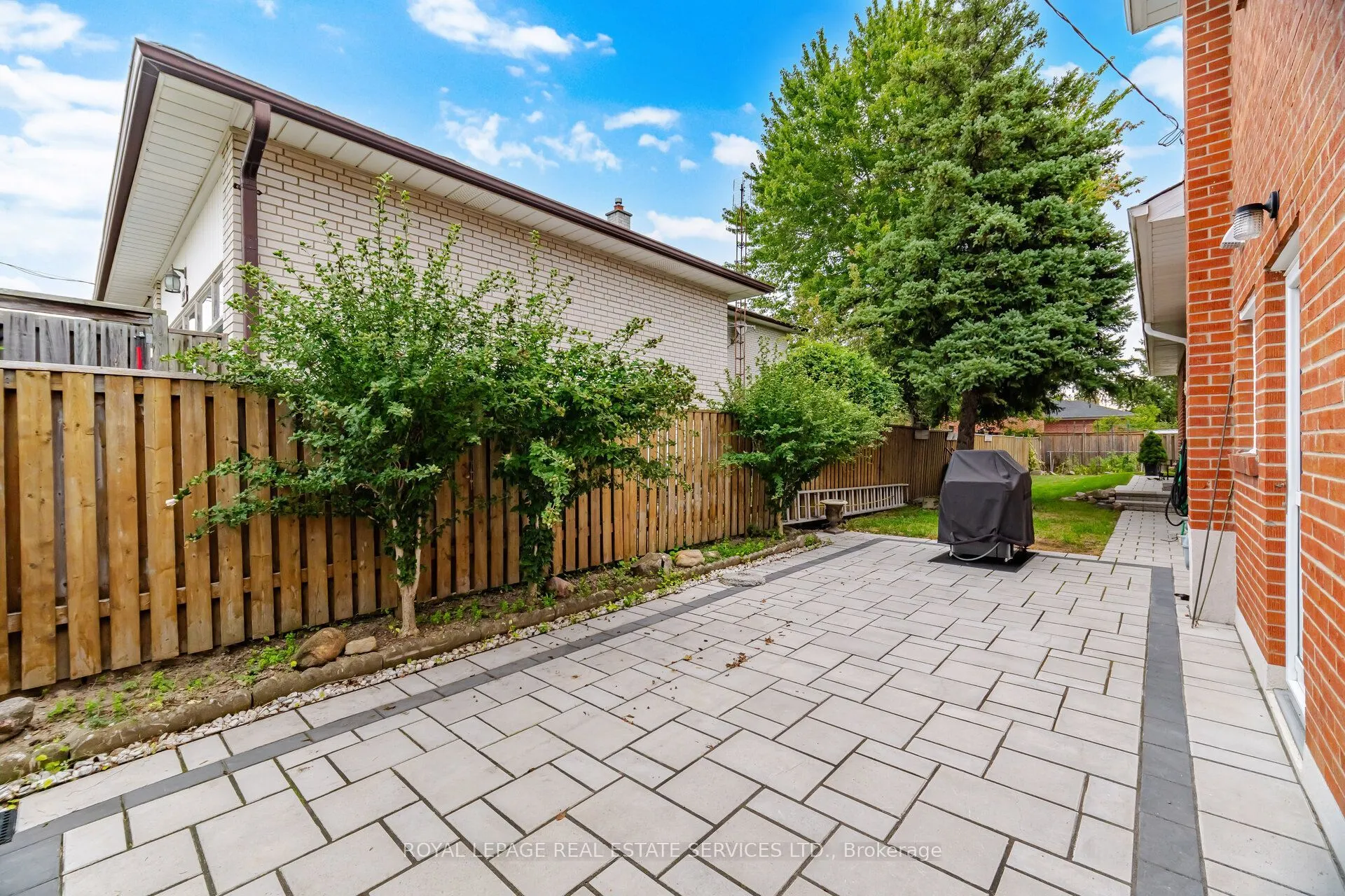 726 Netherton Crescent