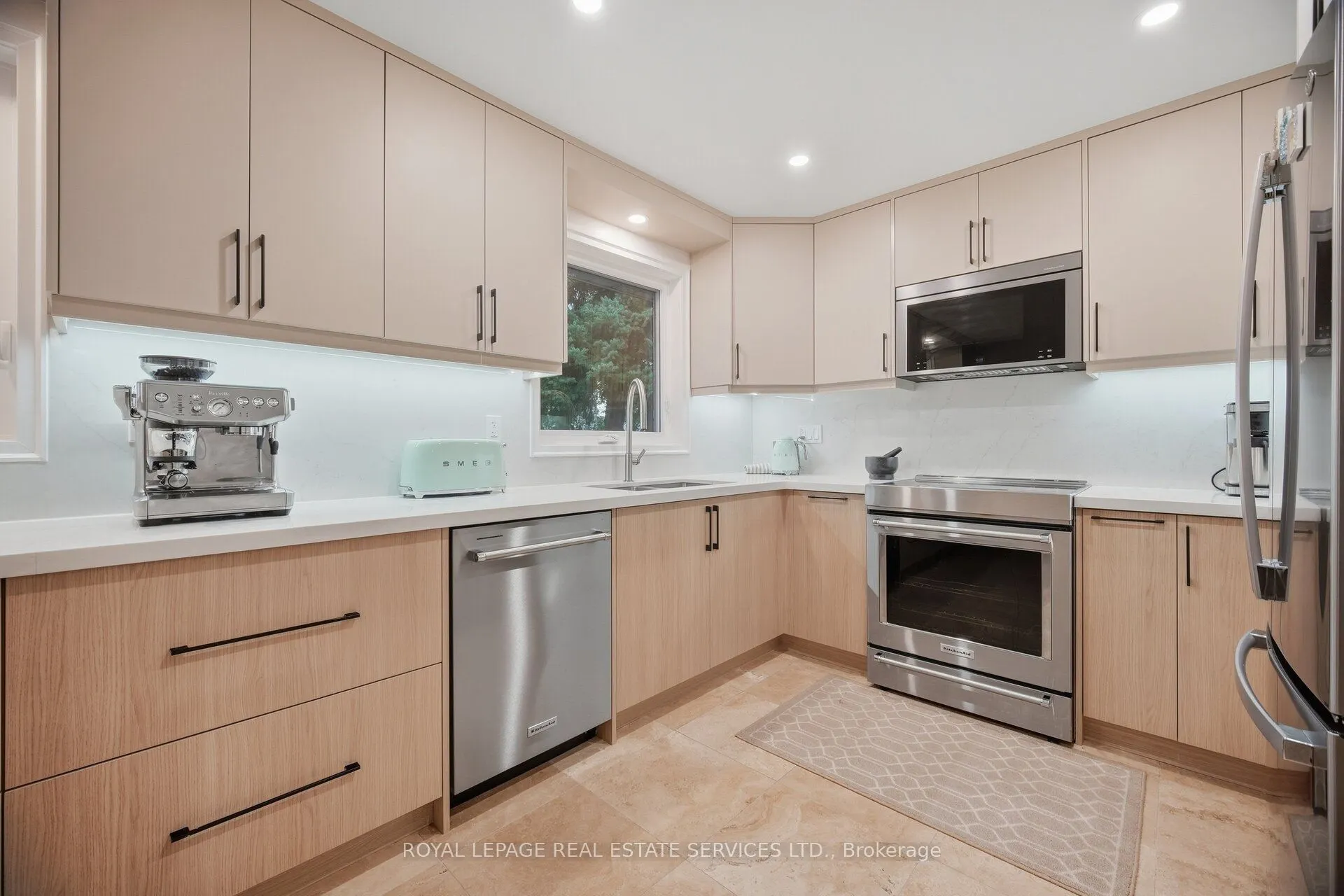726 Netherton Crescent