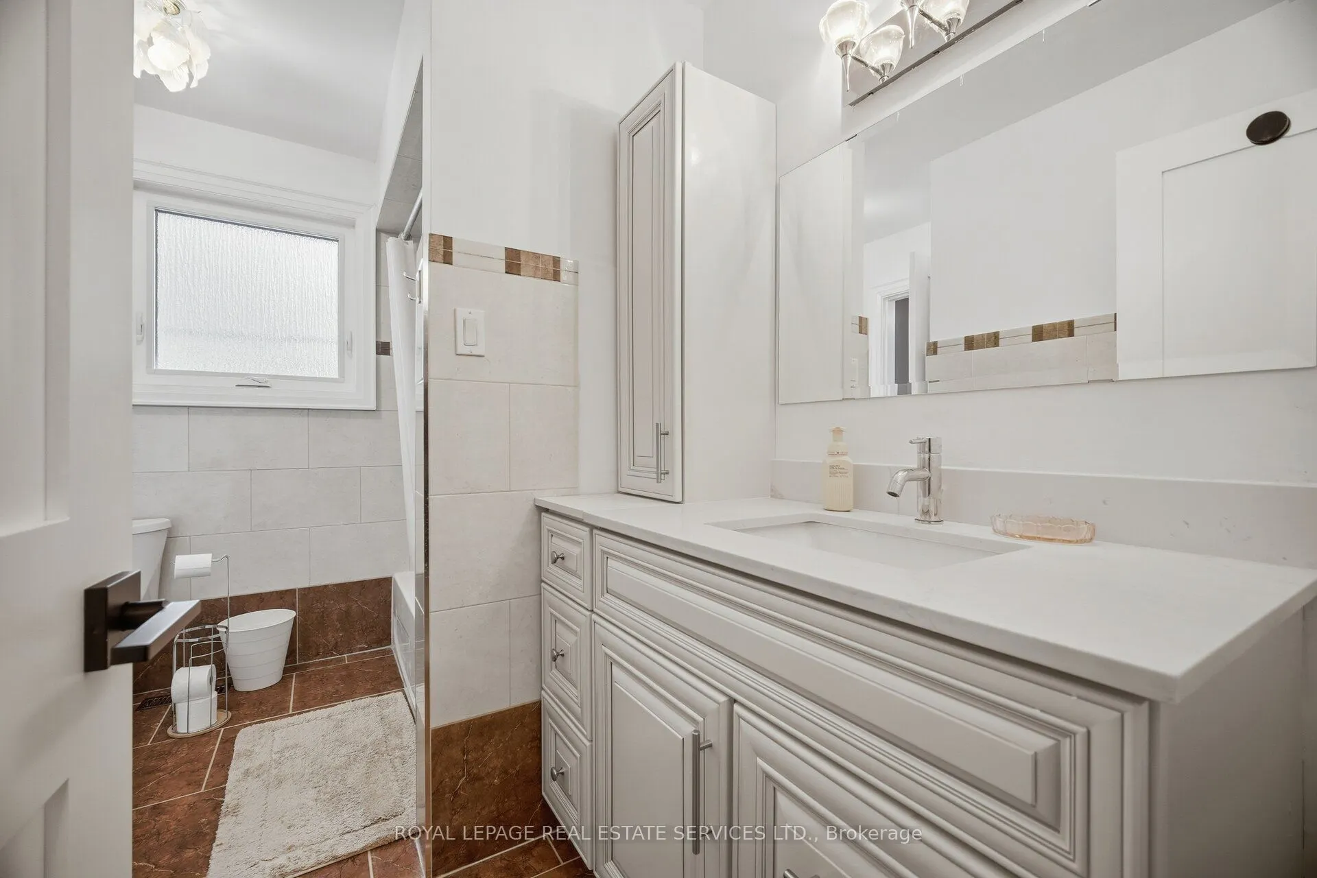 726 Netherton Crescent