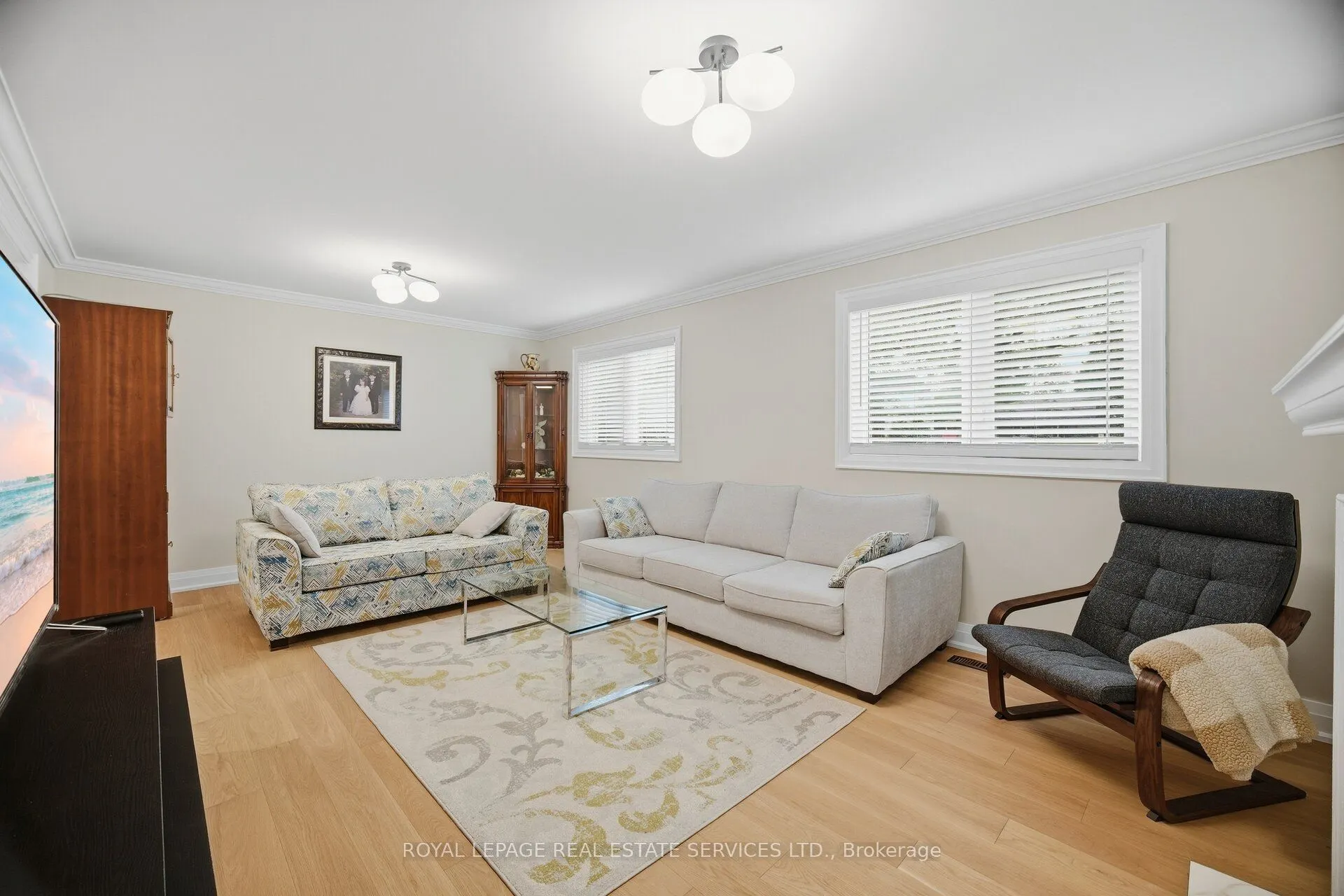 726 Netherton Crescent