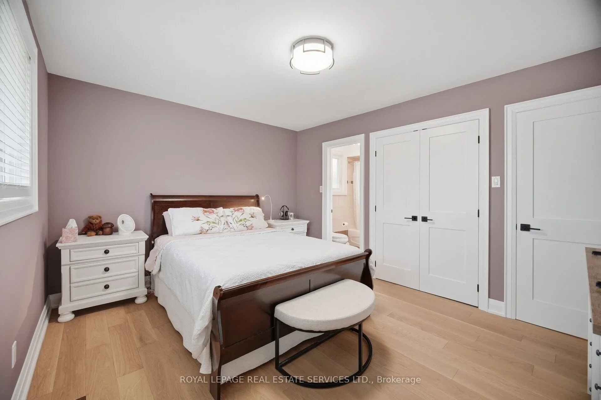 726 Netherton Crescent