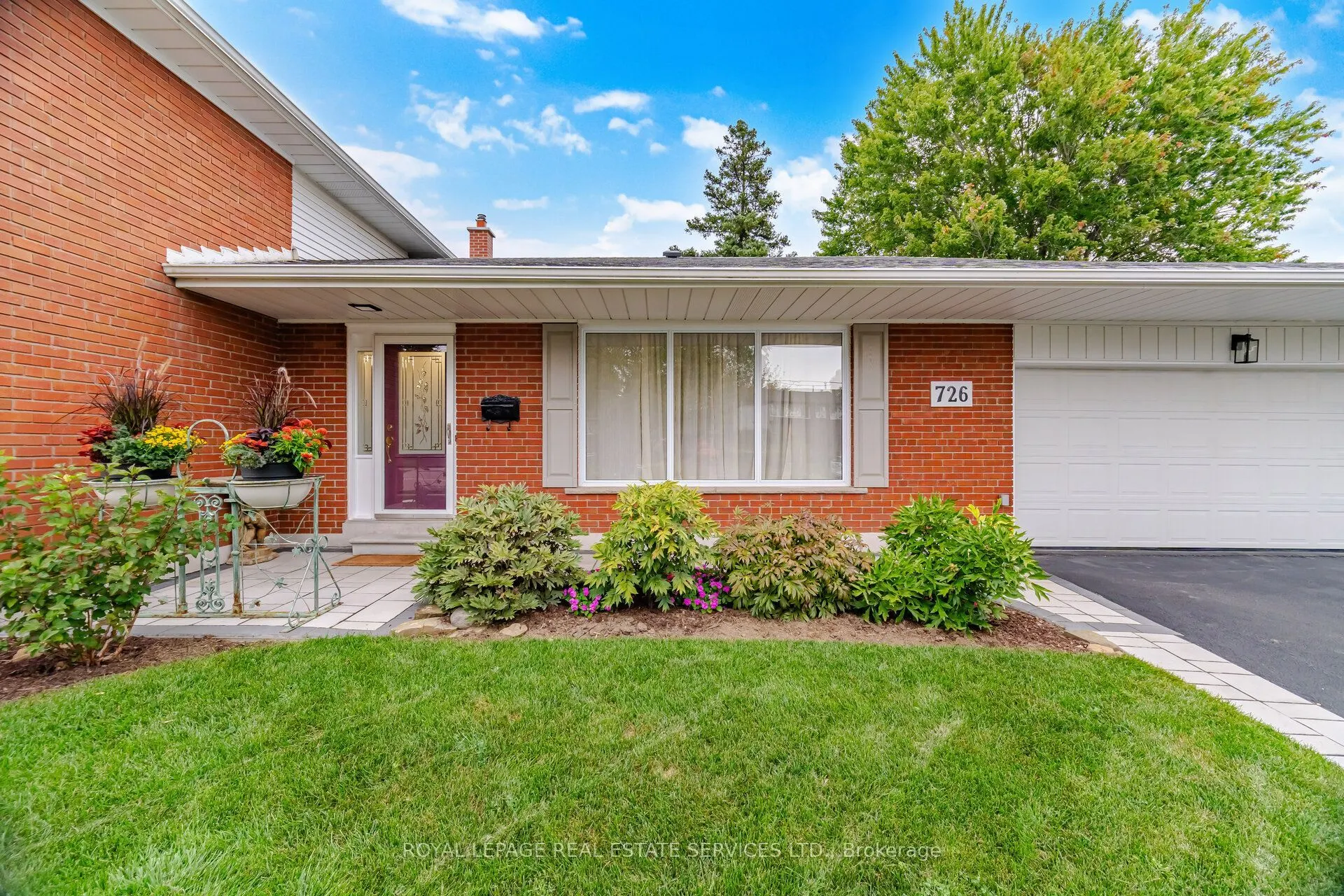 726 Netherton Crescent