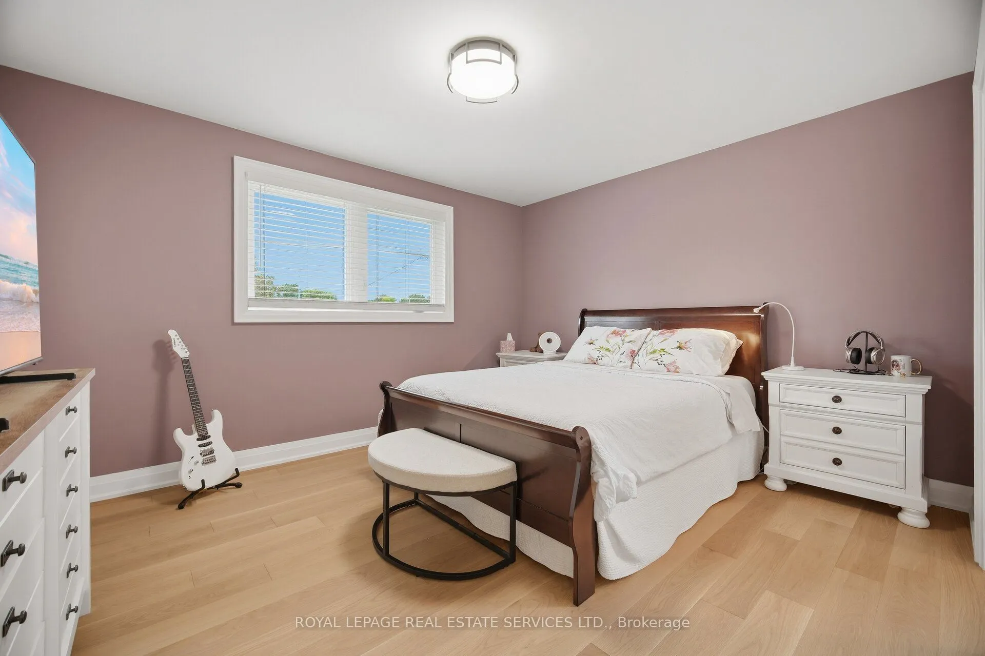 726 Netherton Crescent