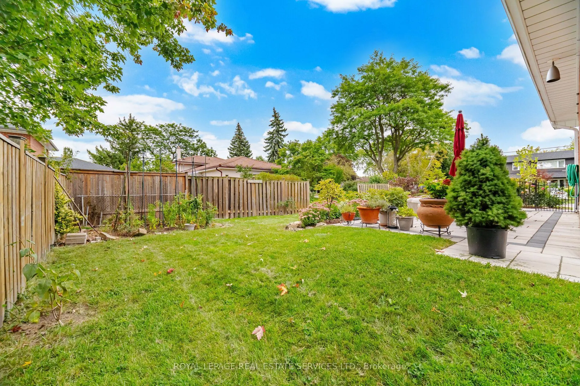 726 Netherton Crescent