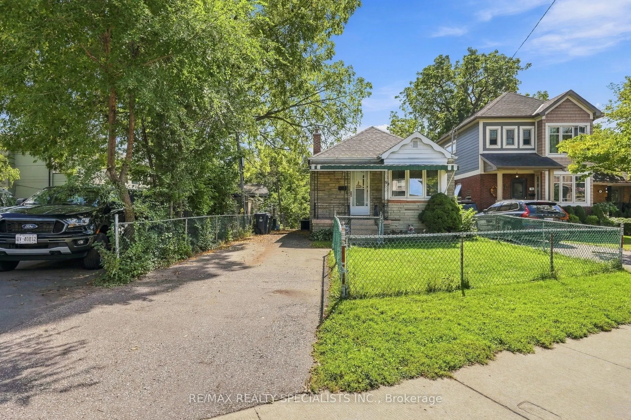 93 Cavell Avenue