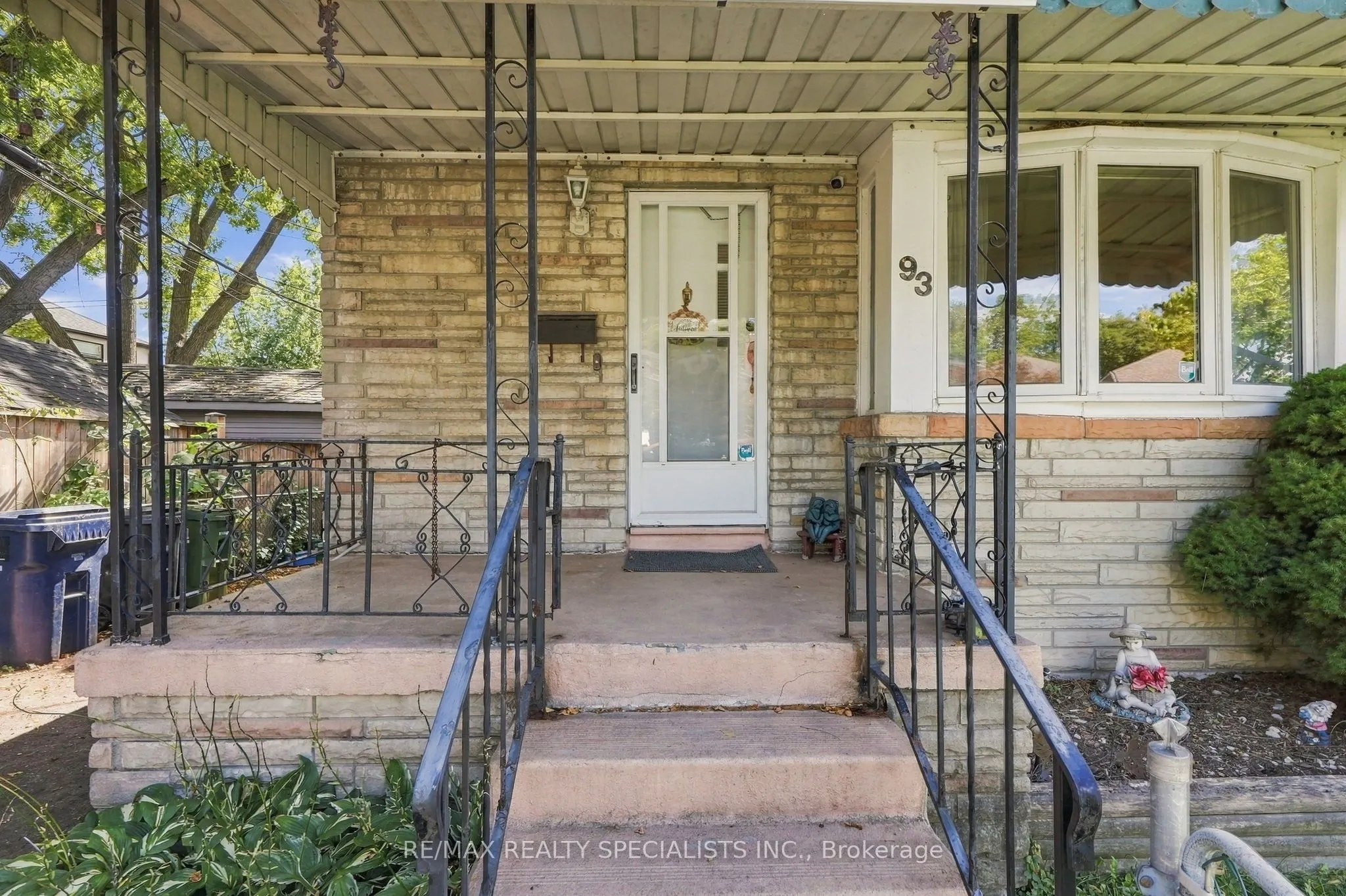 93 Cavell Avenue