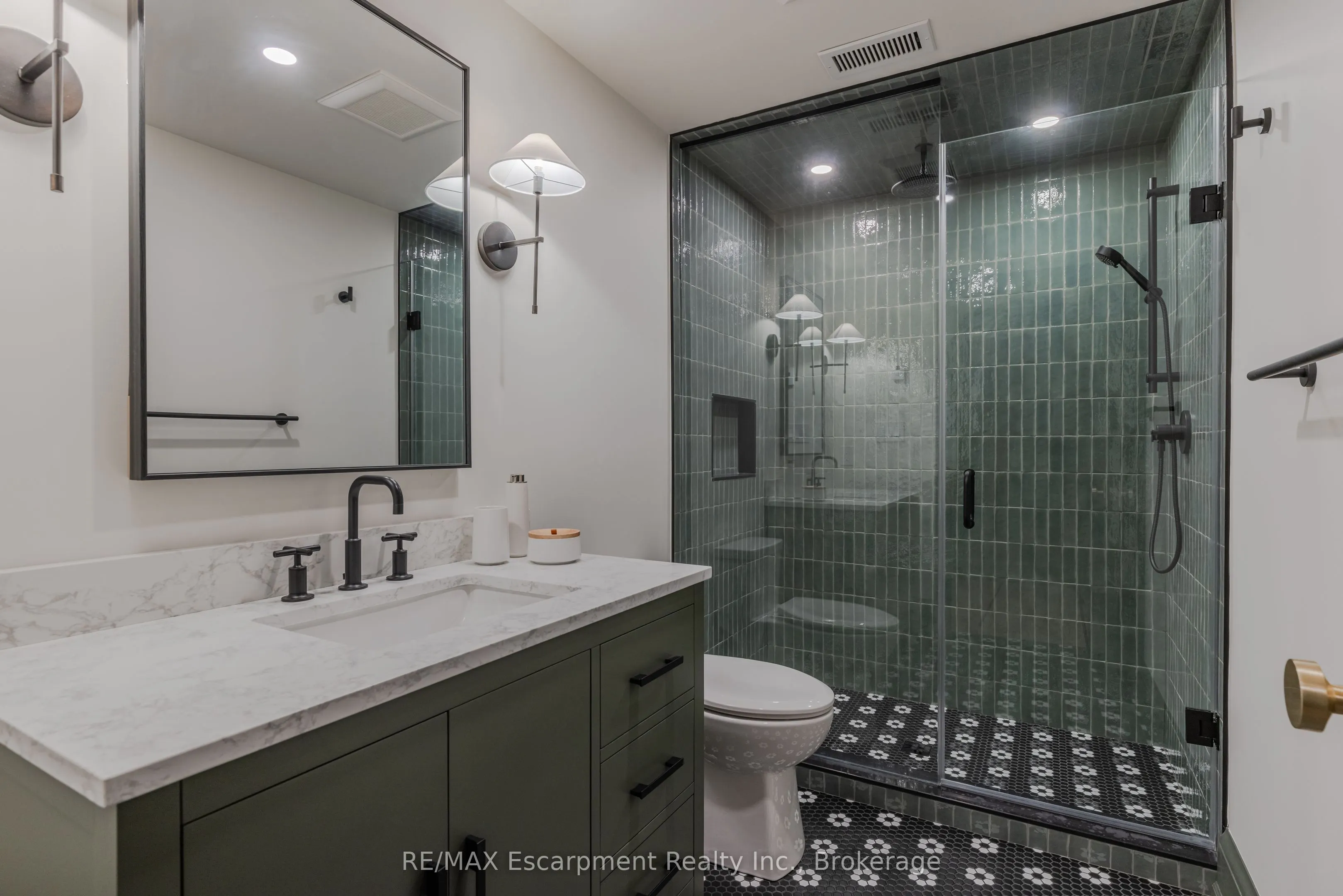 130 Edgecliffe Place