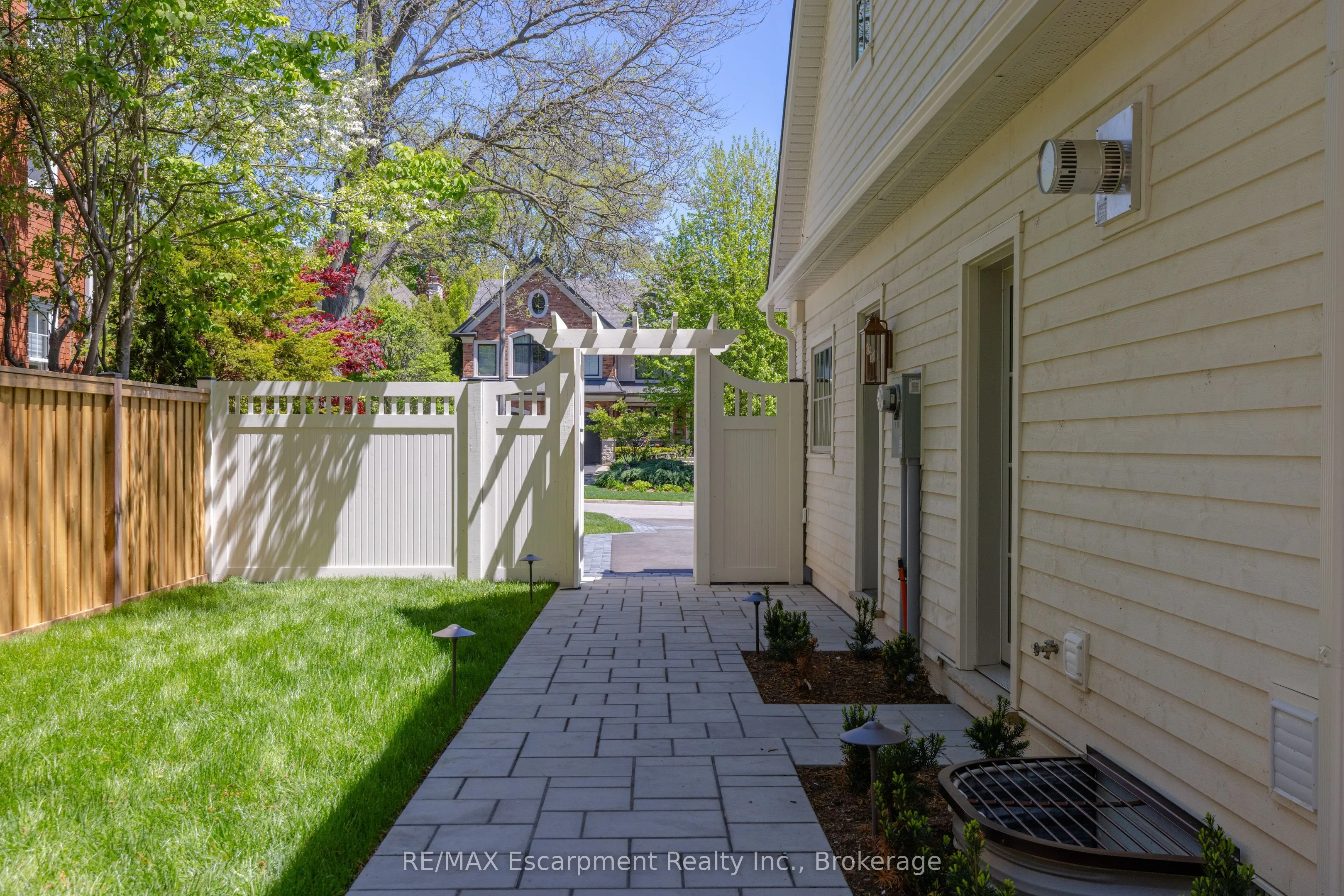 130 Edgecliffe Place