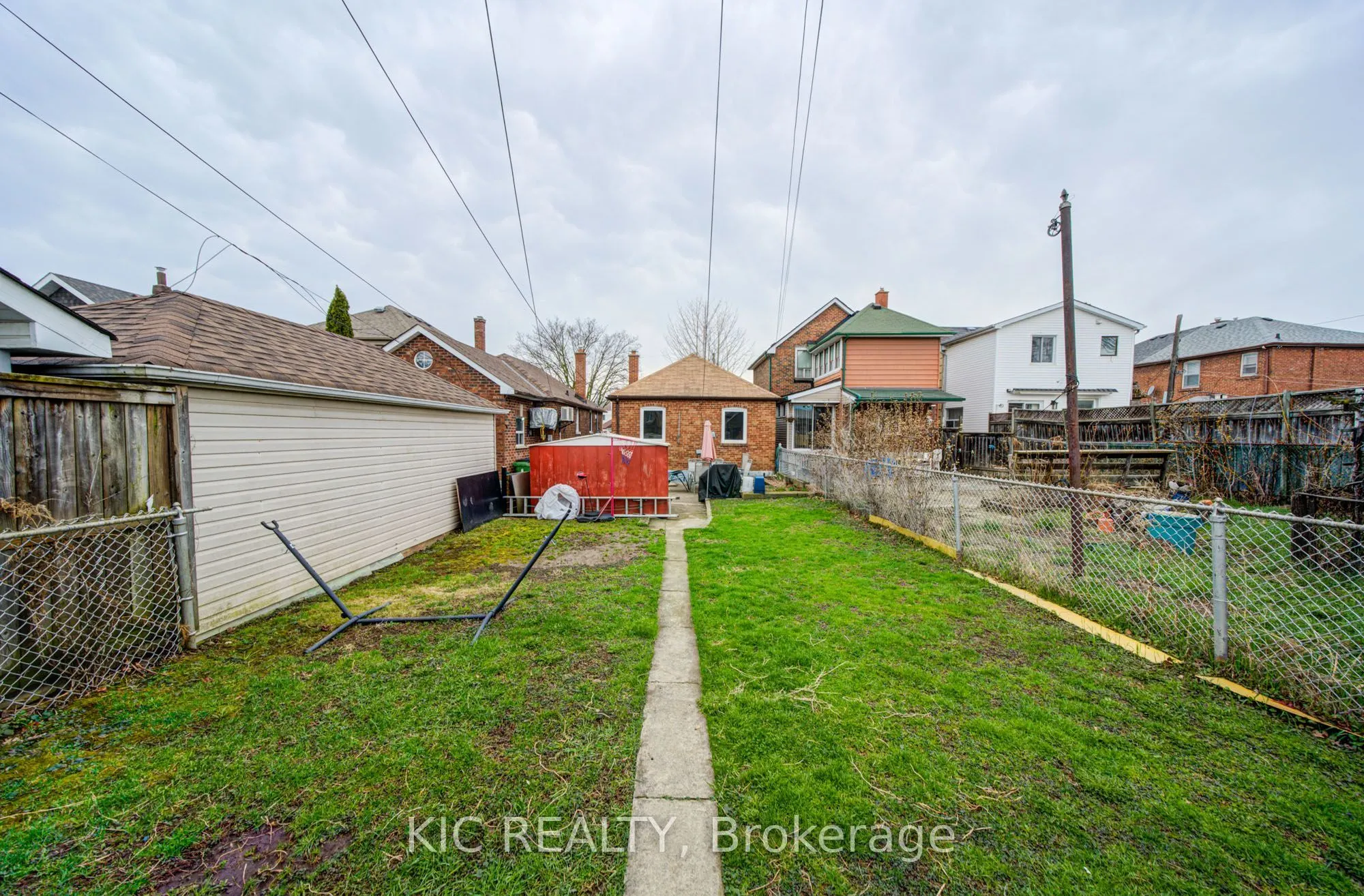 35 Montcalm Avenue NW