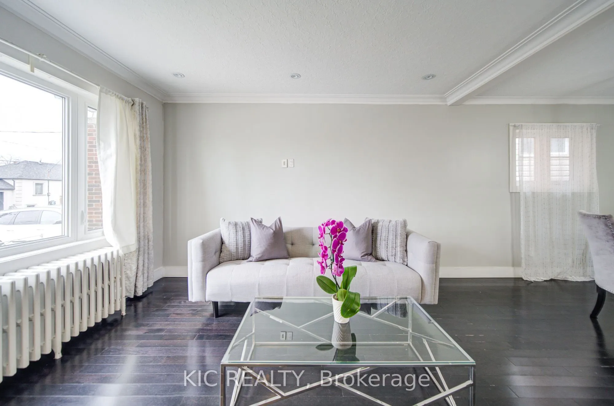 35 Montcalm Avenue NW