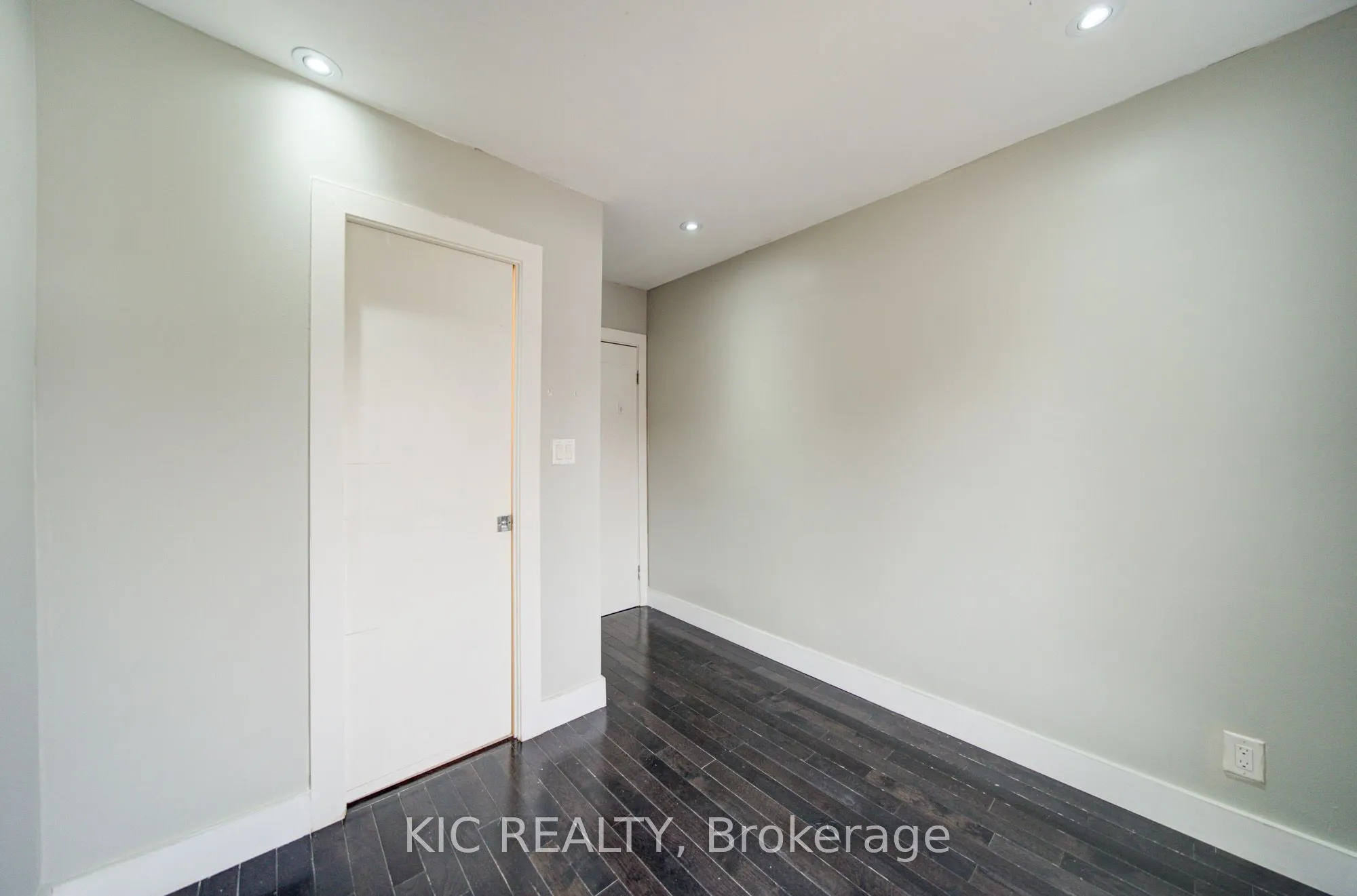35 Montcalm Avenue NW