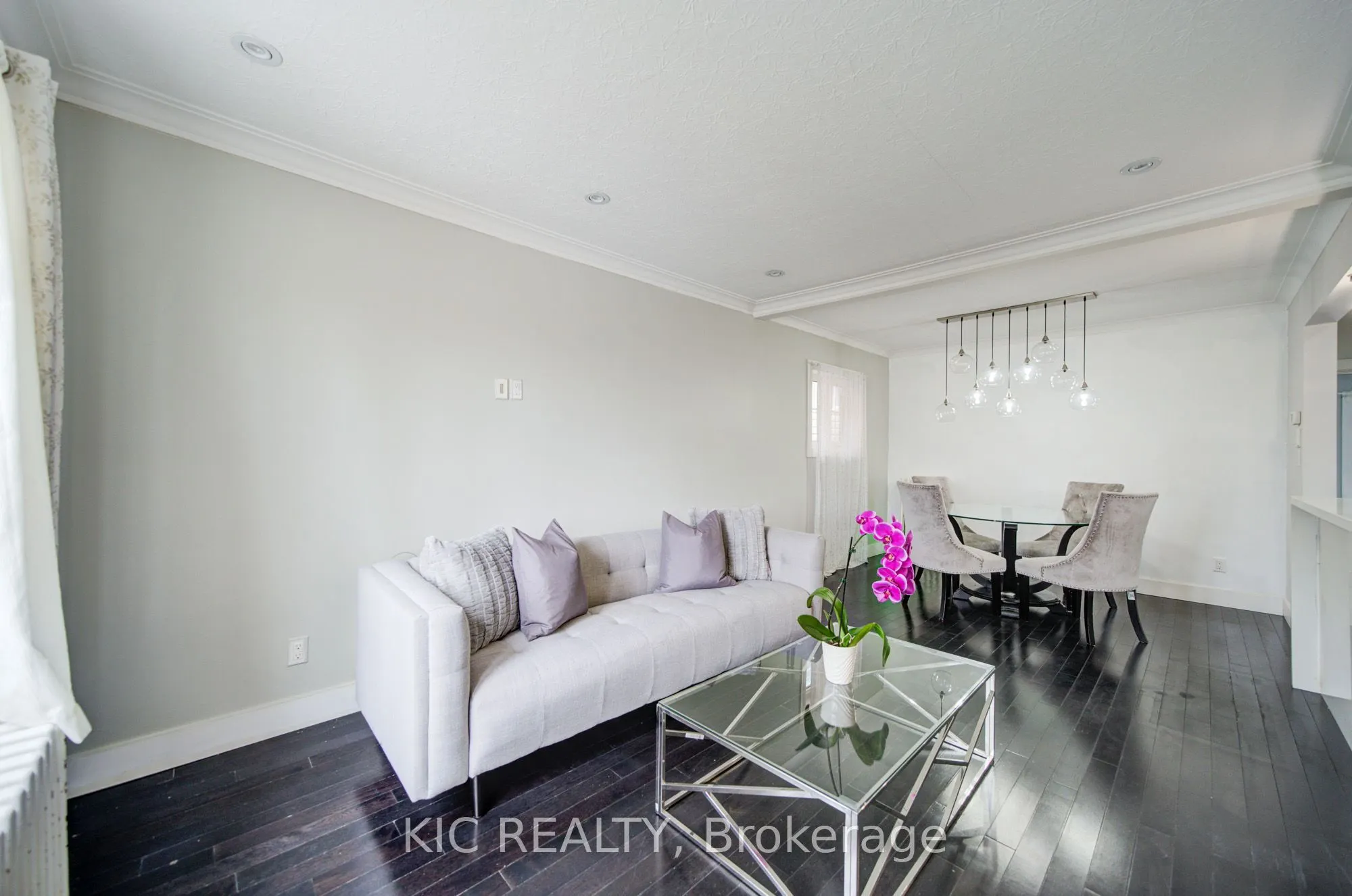 35 Montcalm Avenue NW