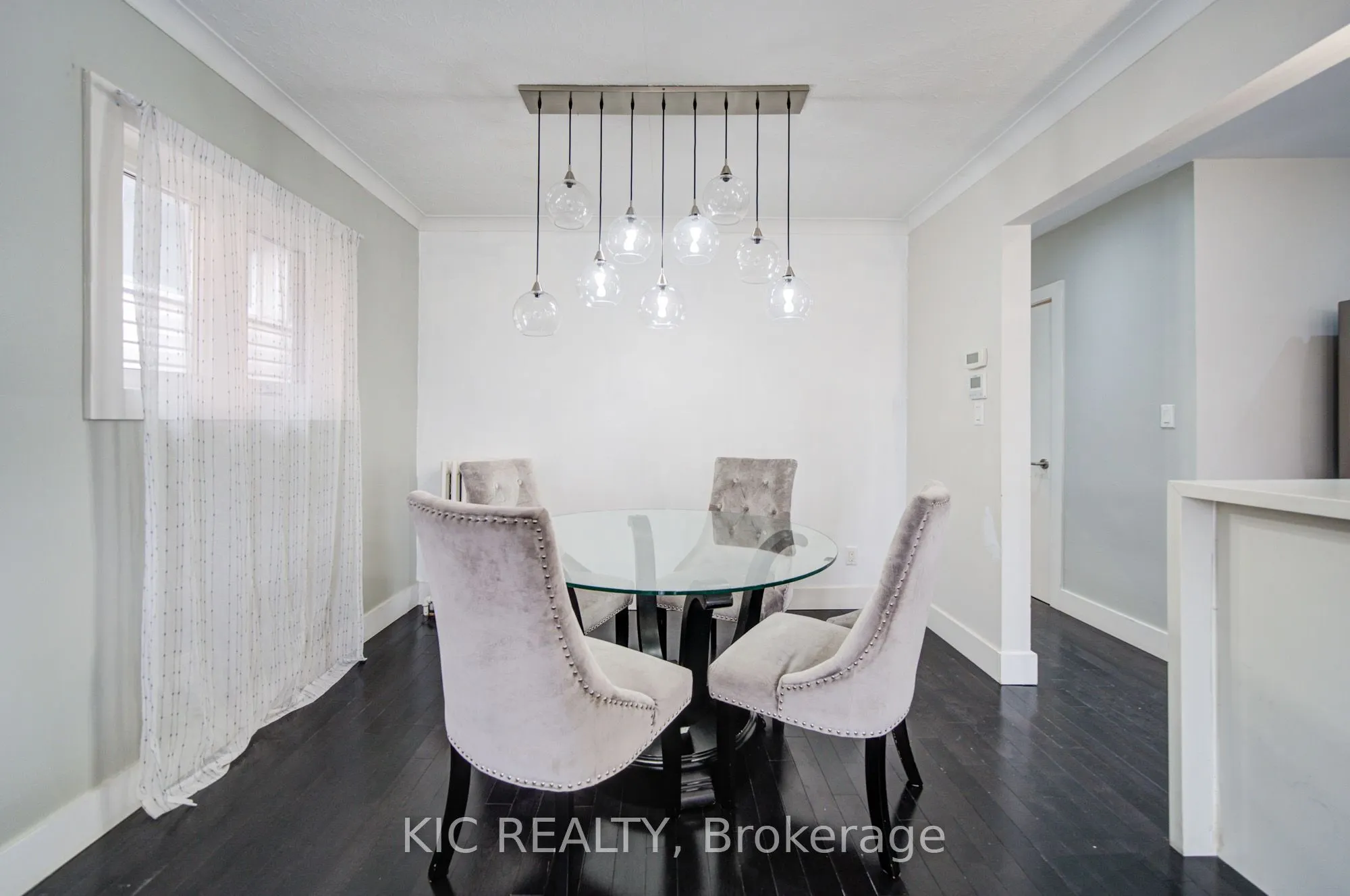 35 Montcalm Avenue NW