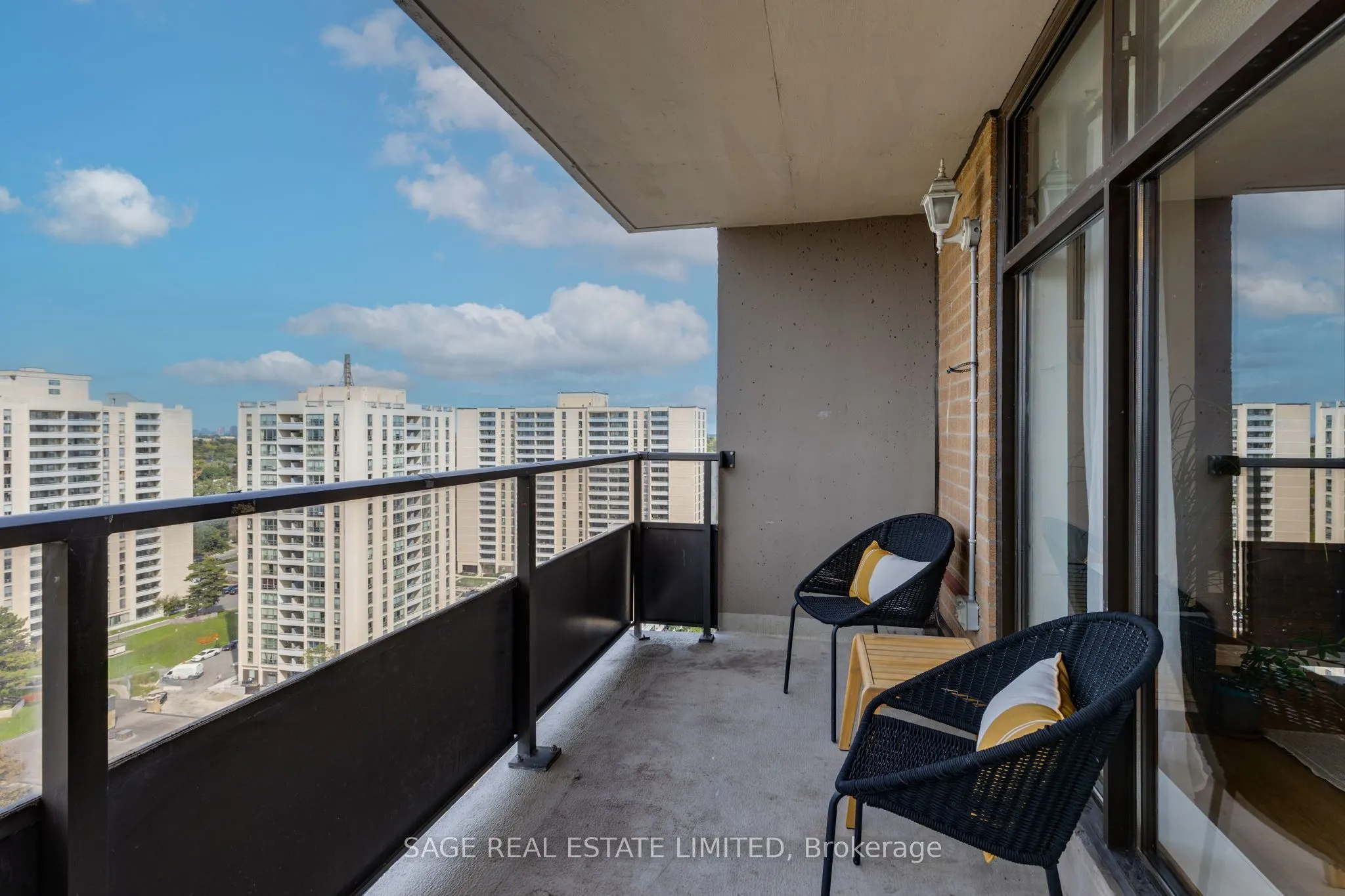 135 Marlee Avenue #1904