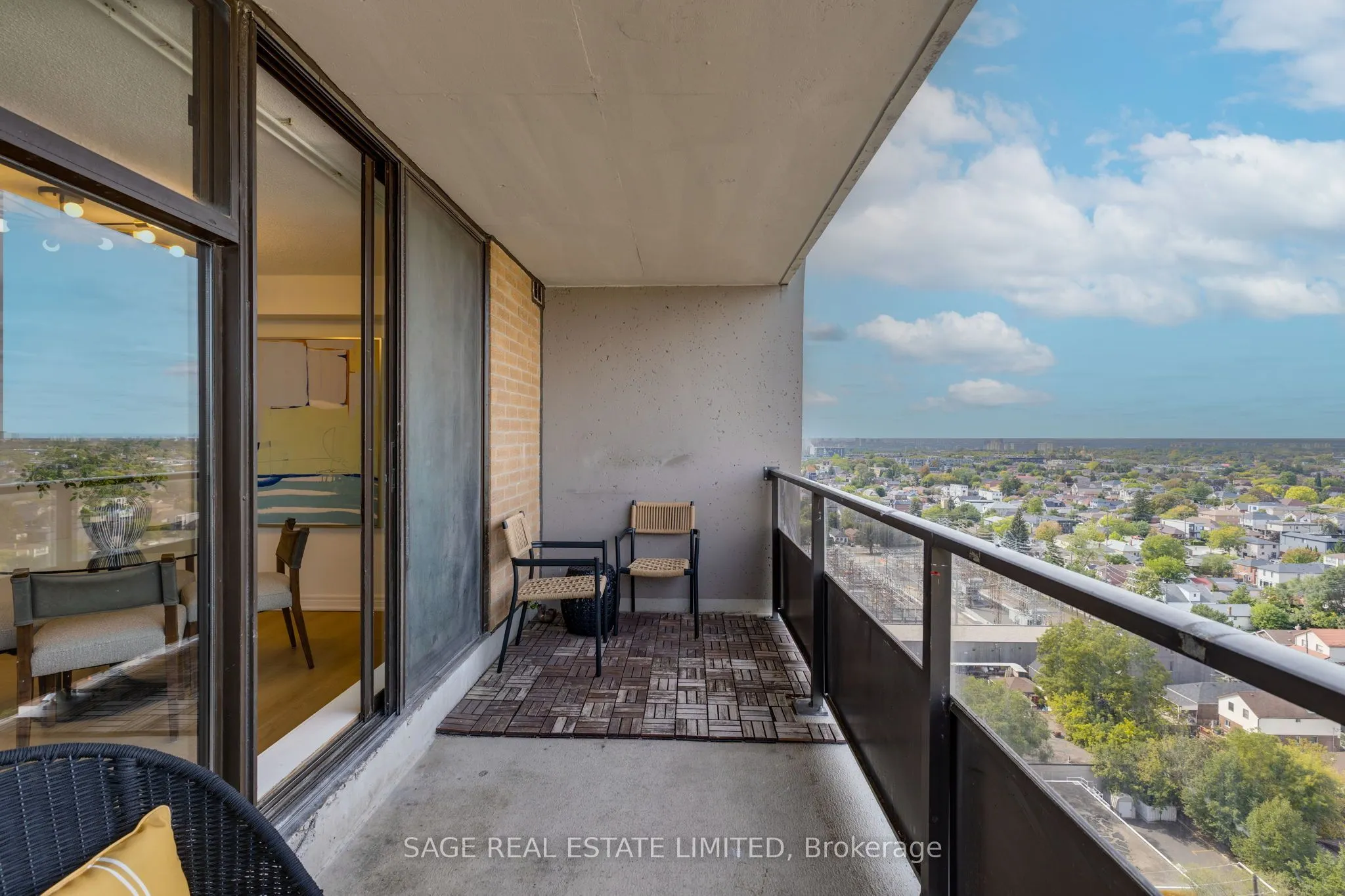 135 Marlee Avenue #1904