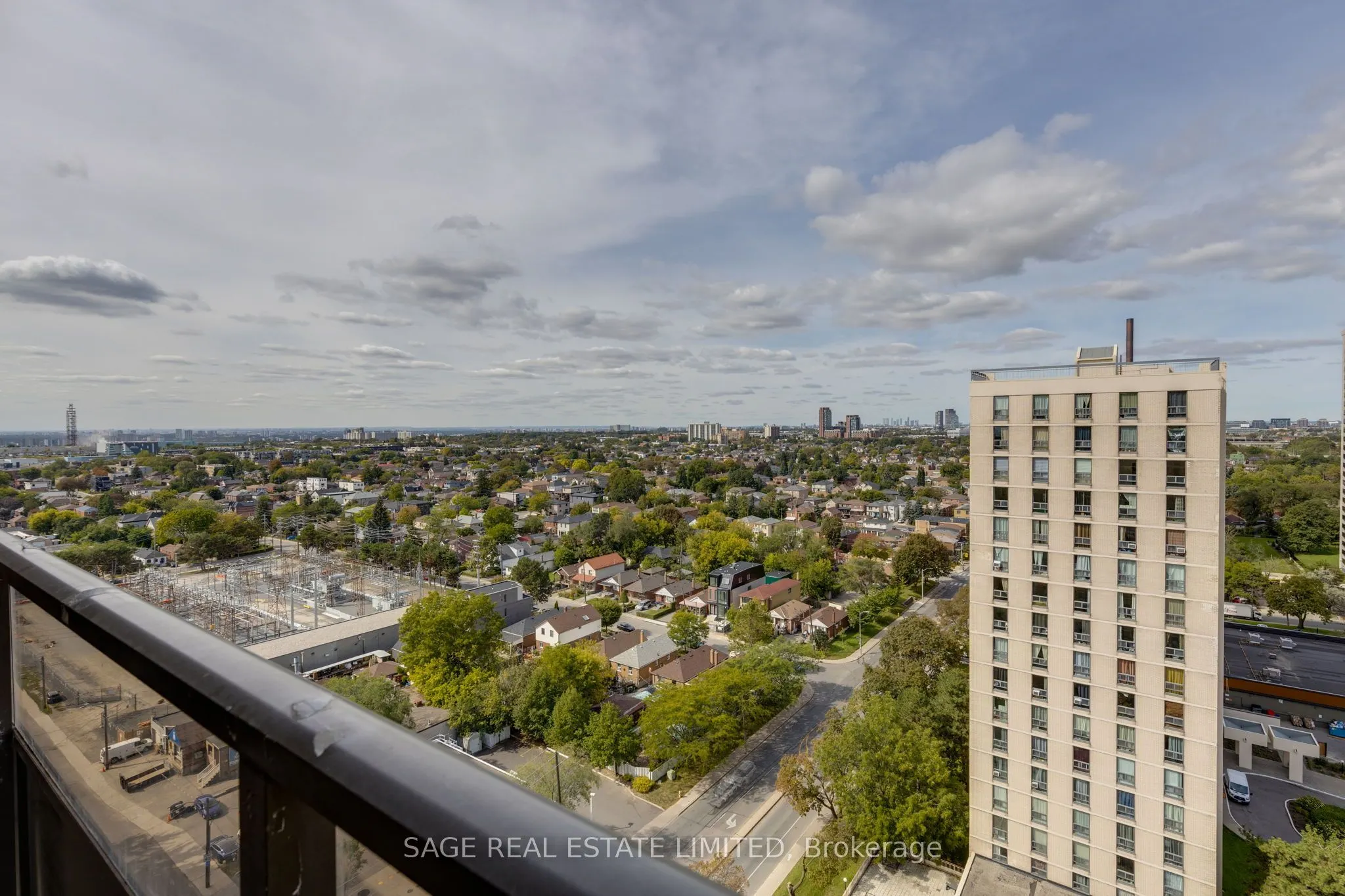 135 Marlee Avenue #1904